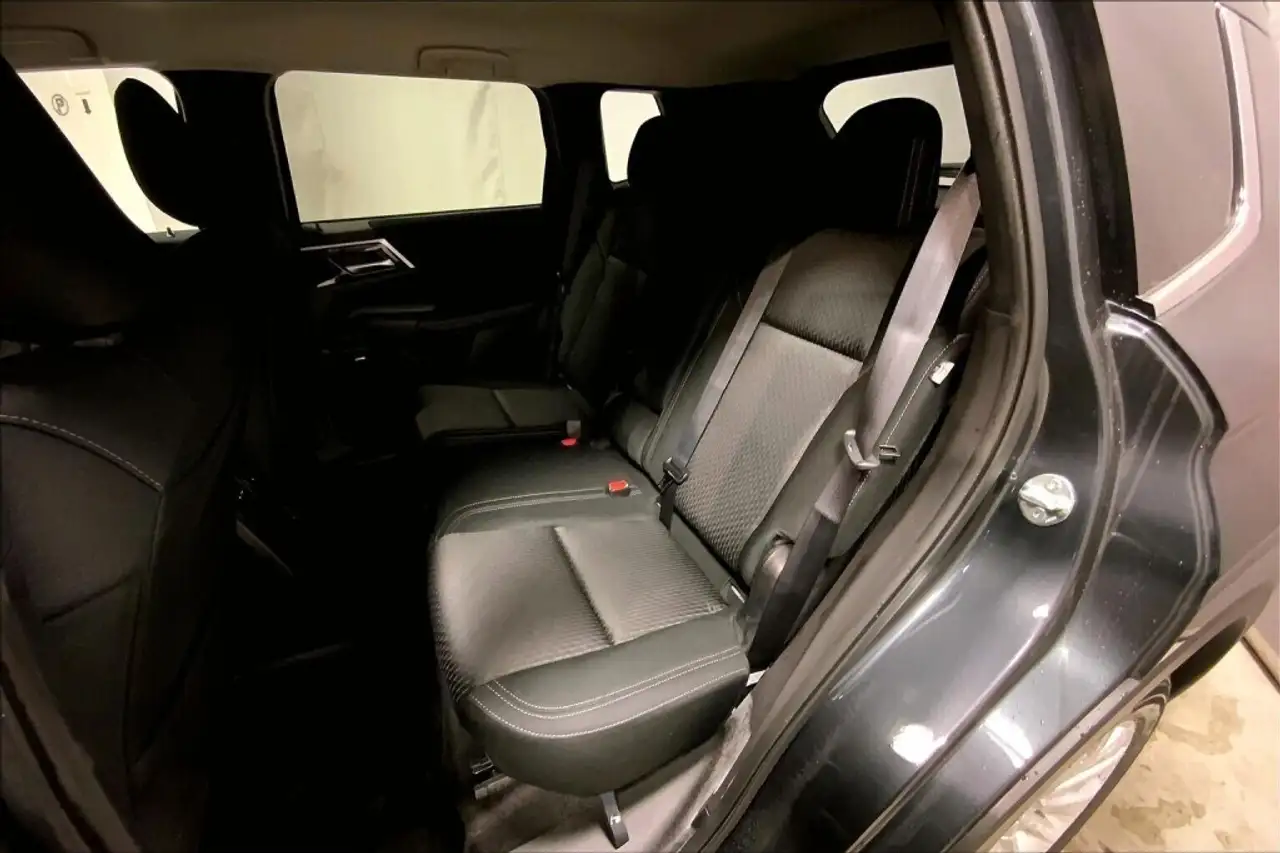 Mitsubishi Outlander снимка Mitsubishi Outlander
