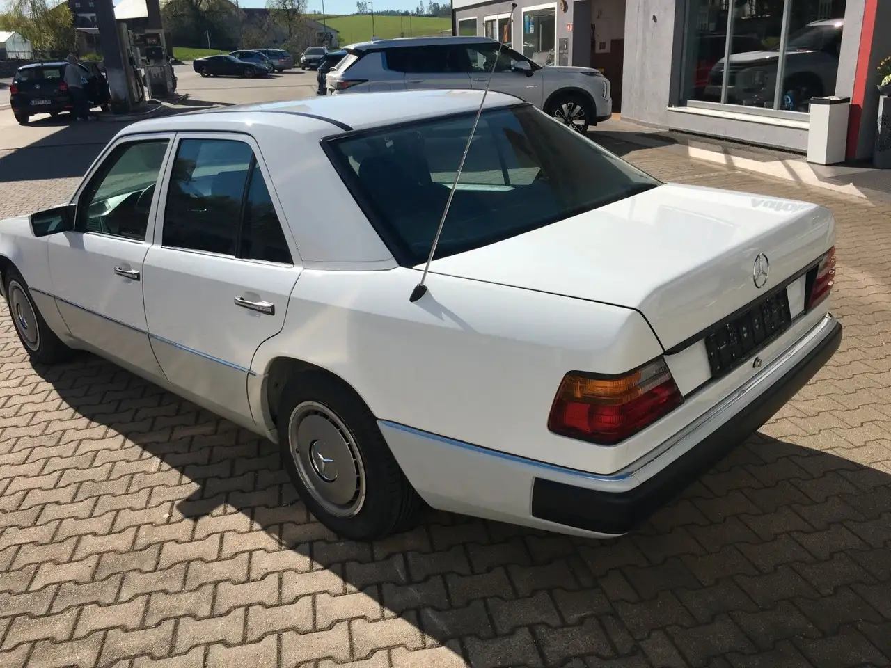 Mercedes-Benz 200 E 1er Zustand Oldtimergutachten, foto 7