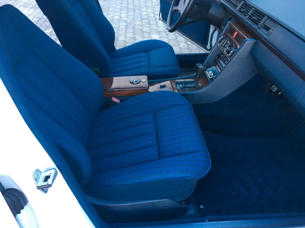 Mercedes-Benz 200 E 1er Zustand Oldtimergutachten, foto 12