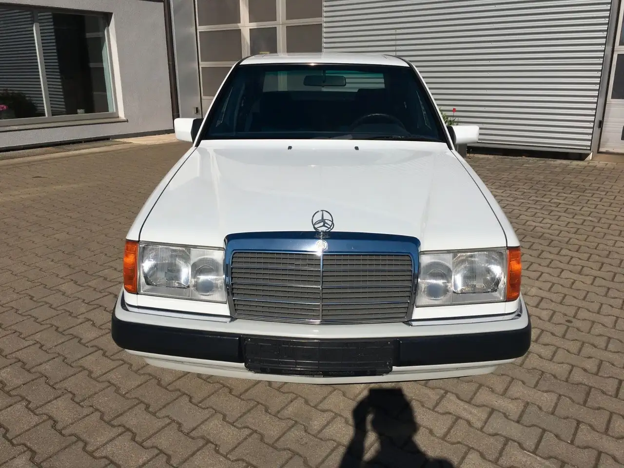 Mercedes-Benz 200 E 1er Zustand Oldtimergutachten, foto 2