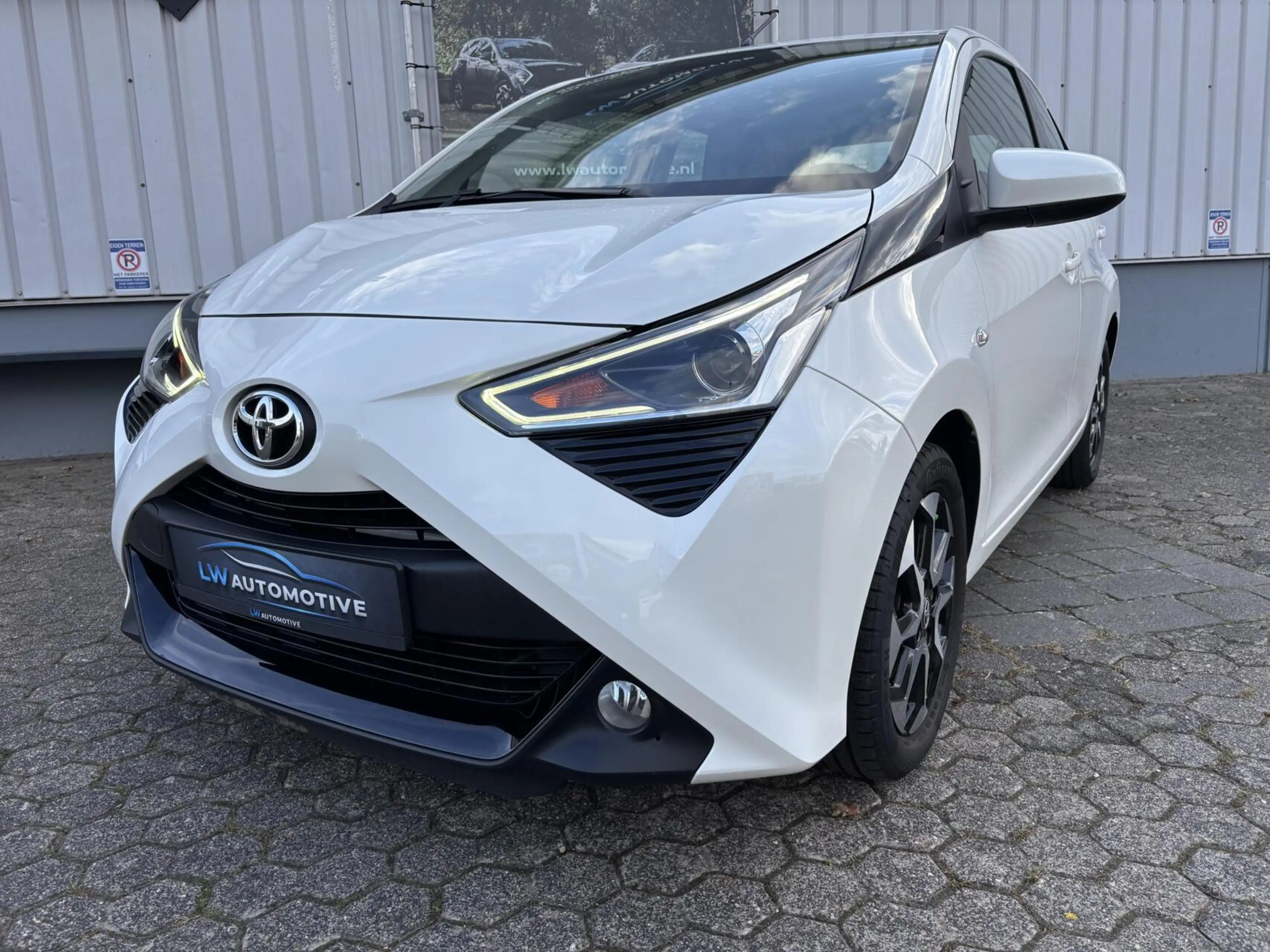 Toyota Aygo 1.0 VVT-i x-cite | Camera | Carplay | 15 inch velg — photo 3