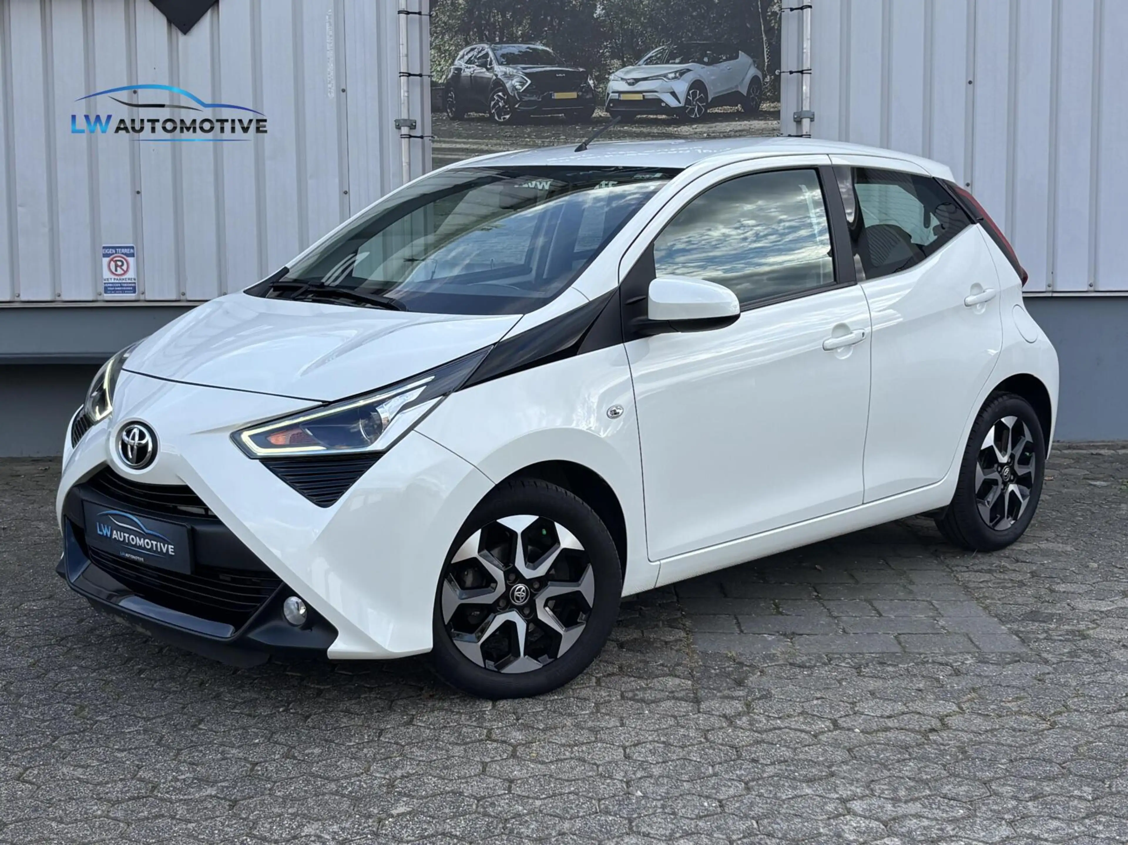 Toyota Aygo 1.0 VVT-i x-cite | Camera | Carplay | 15 inch velg