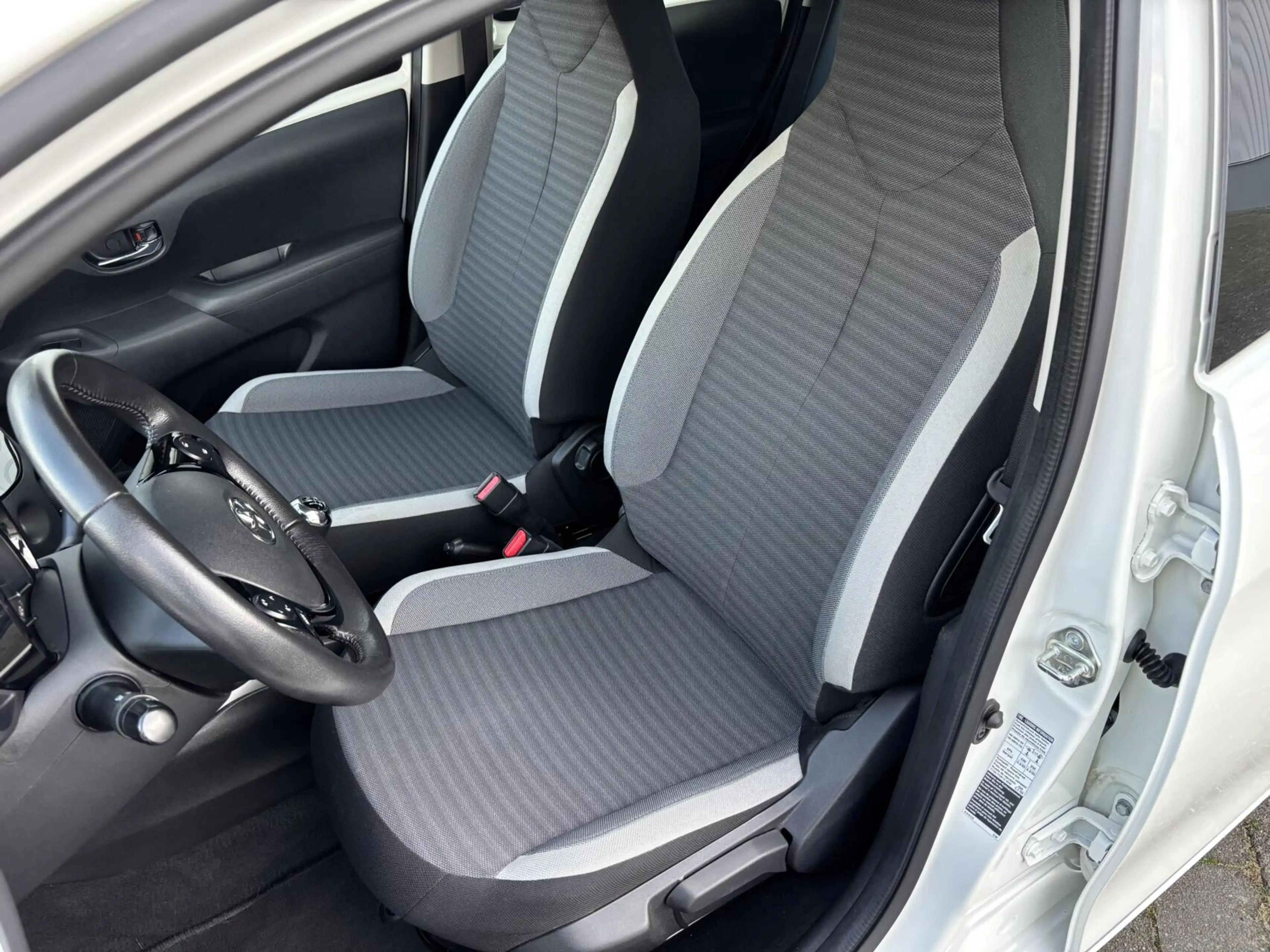 Toyota Aygo 1.0 VVT-i x-cite | Camera | Carplay | 15 inch velg — photo 7