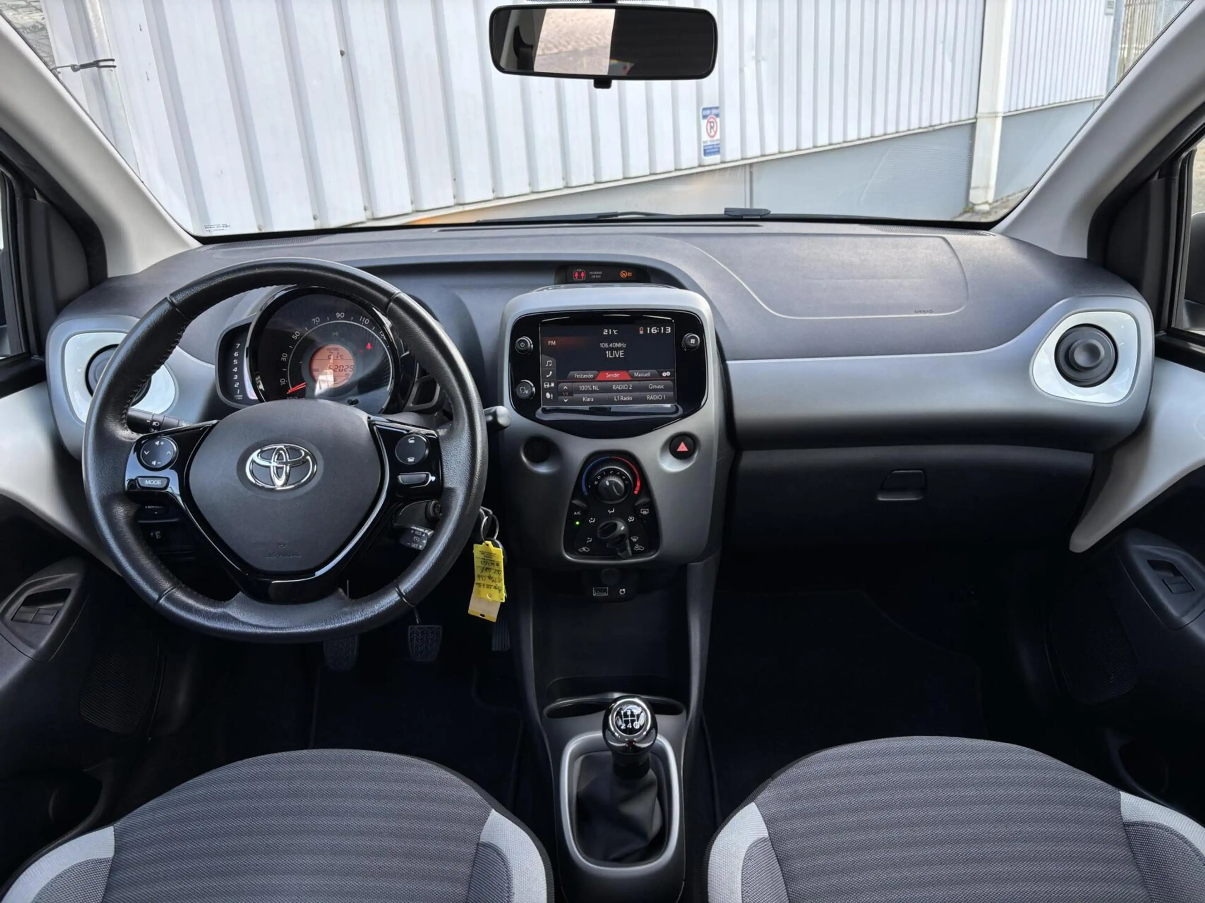 Toyota Aygo 1.0 VVT-i x-cite | Camera | Carplay | 15 inch velg — photo 5