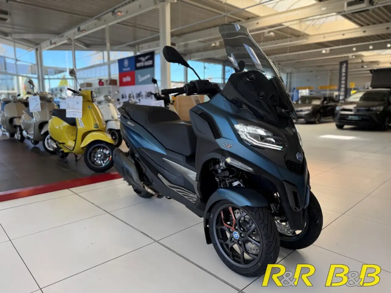 Piaggio MP3 500