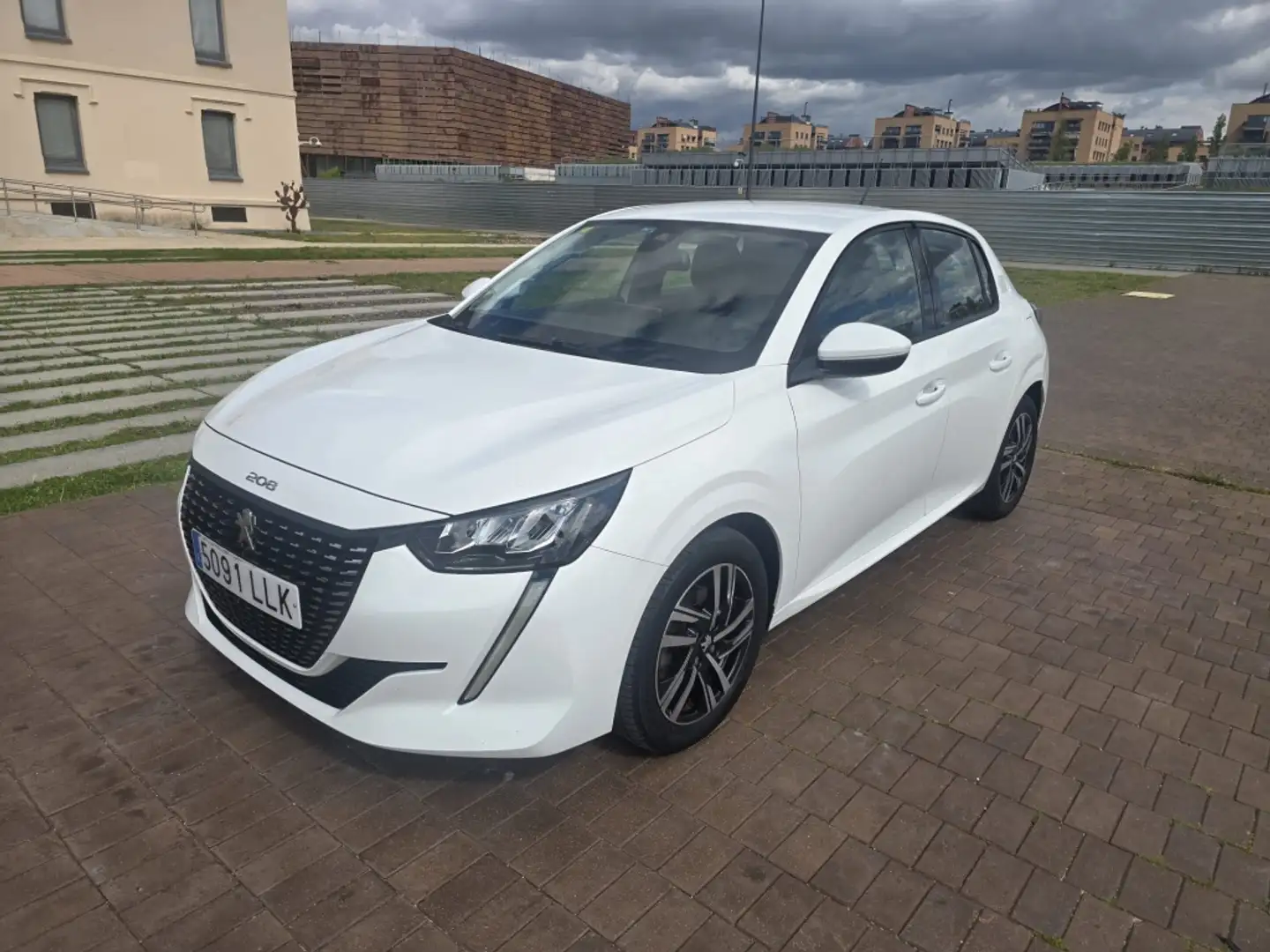 Peugeot 208 1.2 Puretech S&S GT Pack 100 Blanc - 1