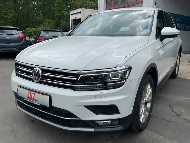 Volkswagen Tiguan Highline 190 PS 4Motion AHK Standheizung