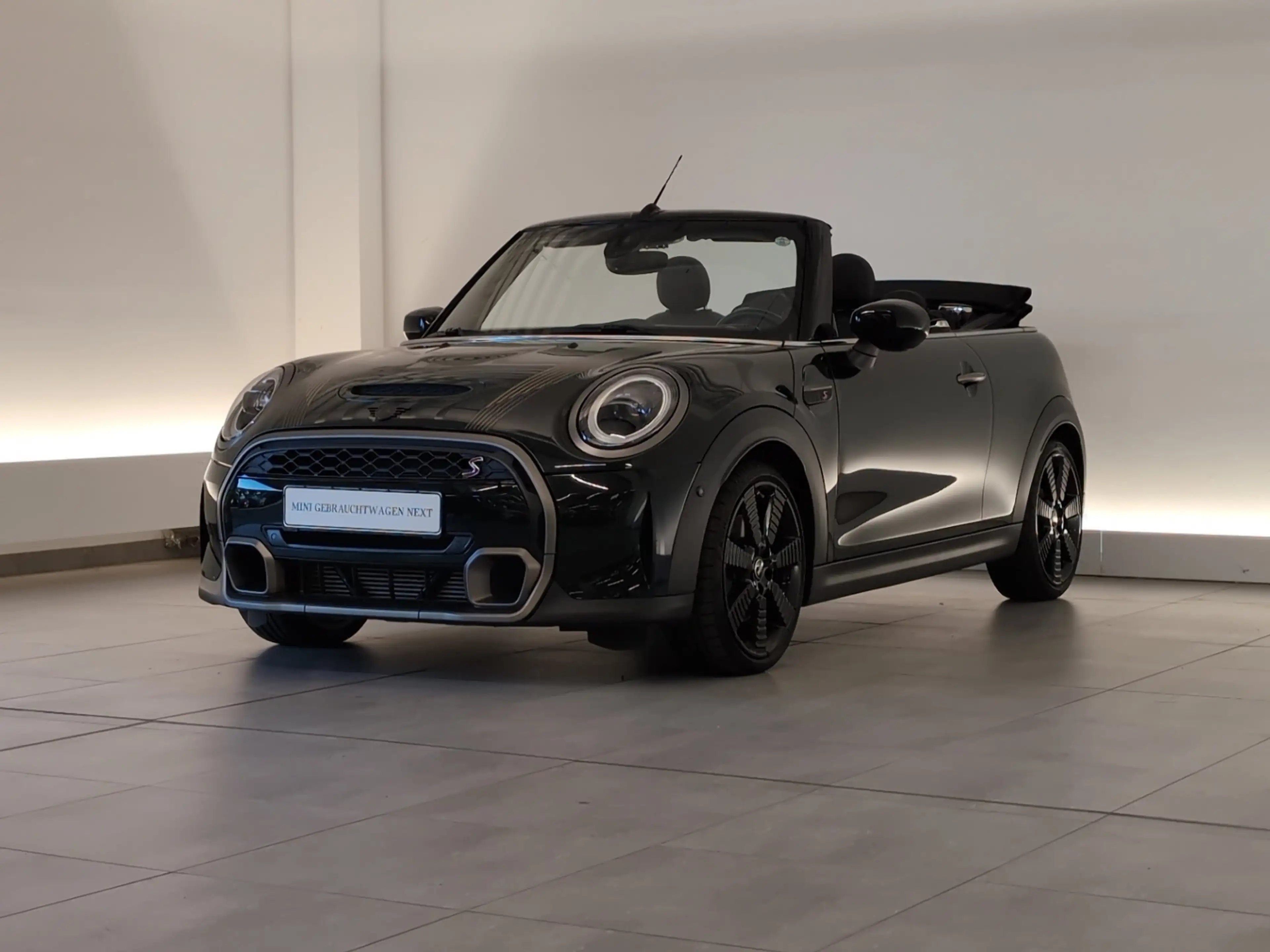 MINI Cooper S Cabrio Resolute Edition Navi/LED/HuD — photo 2