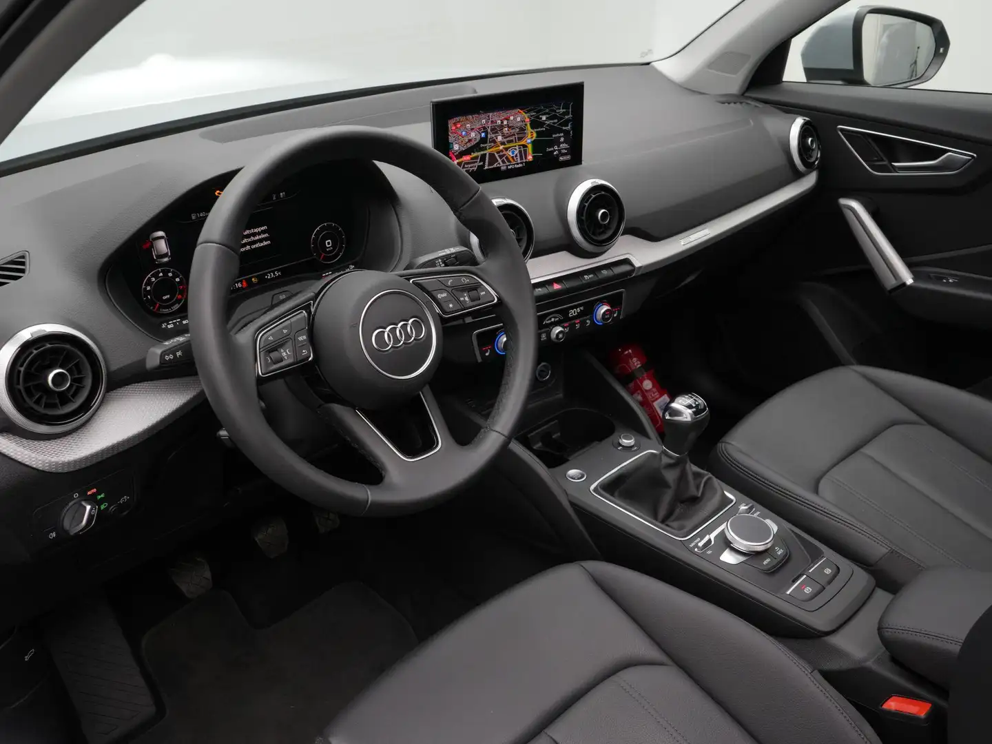 Audi Q2 1.0 30 TFSI 110 pk Advanced edition | Panoramadak Gris - 2