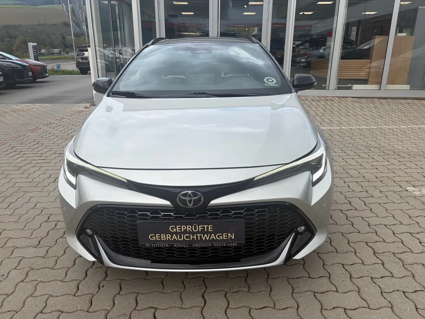 Toyota Corolla Touring Sports 2,0 Hybrid GR Sport Silber - 2