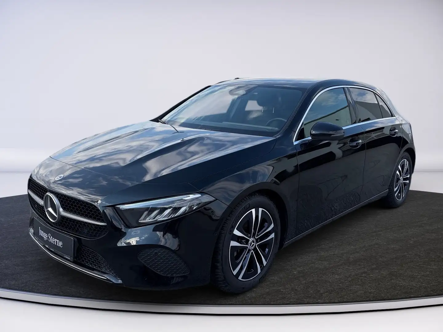 Mercedes-Benz A 200 d Schwarz - 2