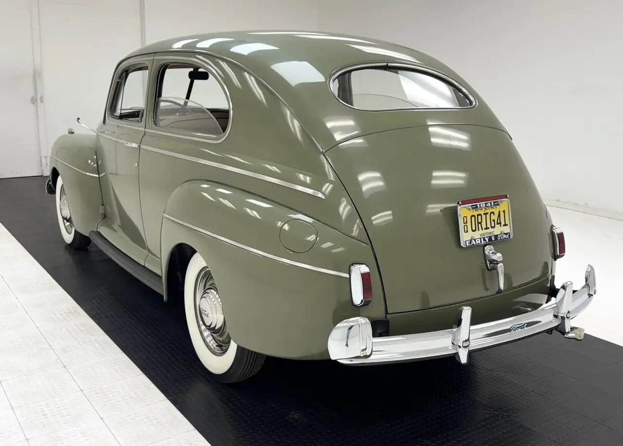 Ford Super Tudor Sedan, foto 3