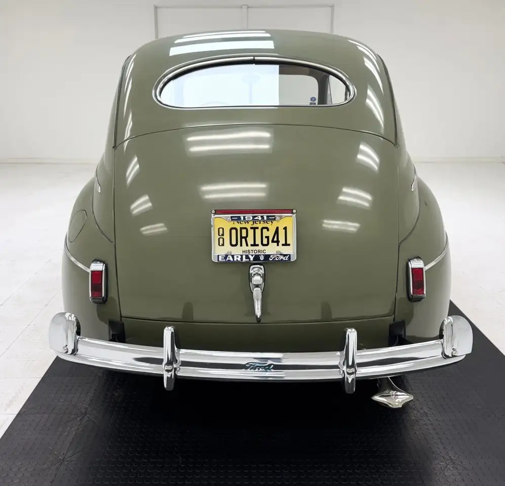 Ford Super Tudor Sedan, foto 4