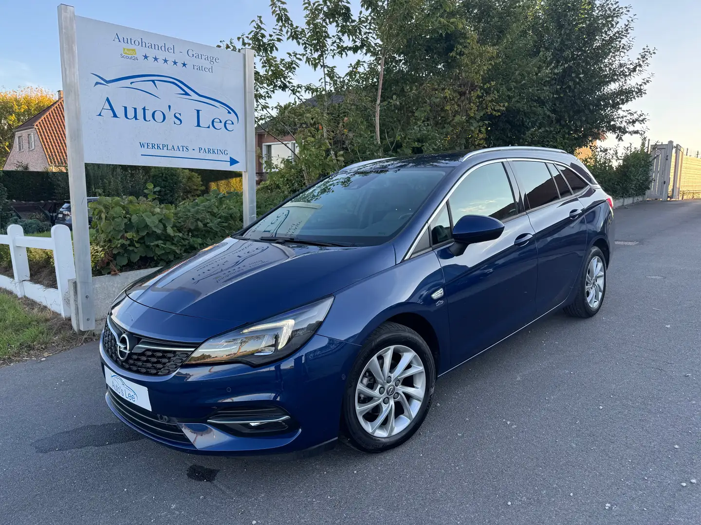 Opel Astra Astra 1.2 Turbo Start/Stop Sports Tourer Elegance Bleu - 1
