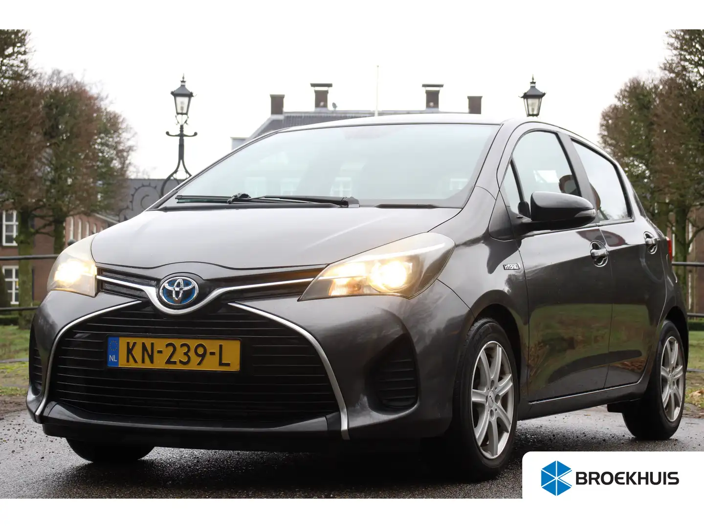 Toyota Yaris 1.5 Hybrid Lease | CAMERA | CRUISE | NAVI | BLEUTO Grau - 1
