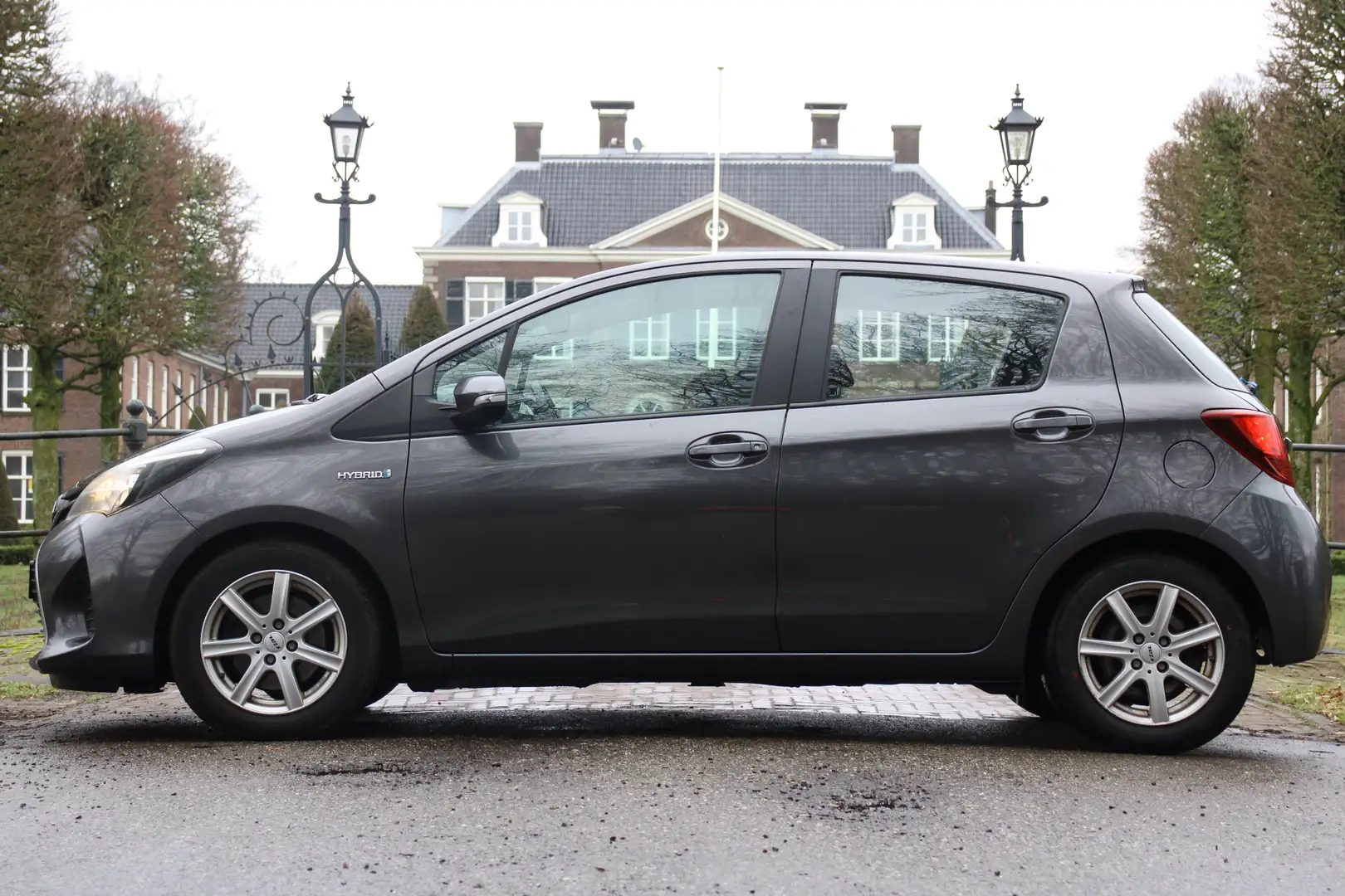 Toyota Yaris 1.5 Hybrid Lease | CAMERA | CRUISE | NAVI | BLEUTO Grau - 2