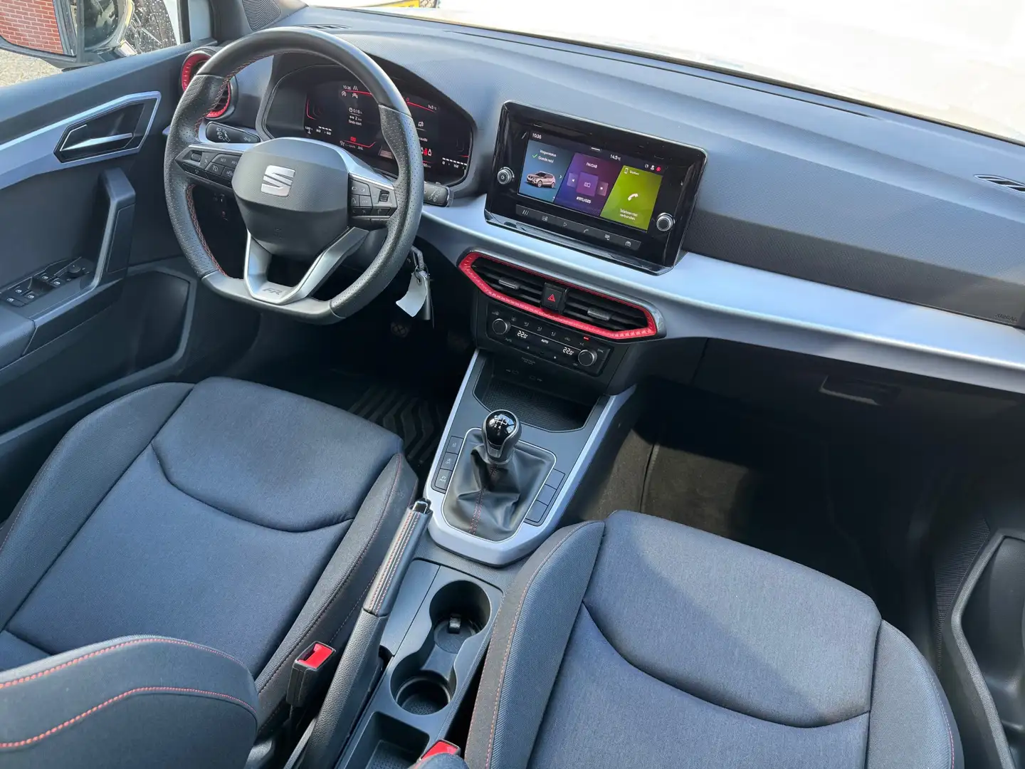 SEAT Arona 1.0 TSI 95pk FR | Adaptive Cruise Control | Apple Wit - 2