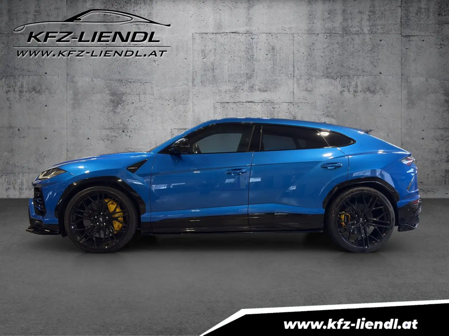 Lamborghini Urus Blau - 2