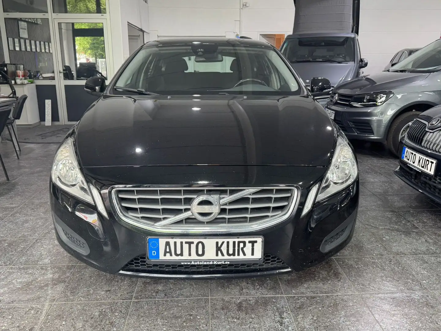 Volvo V60 2,0D Kombi Kinetic*Tüv07-2025 Noir - 2
