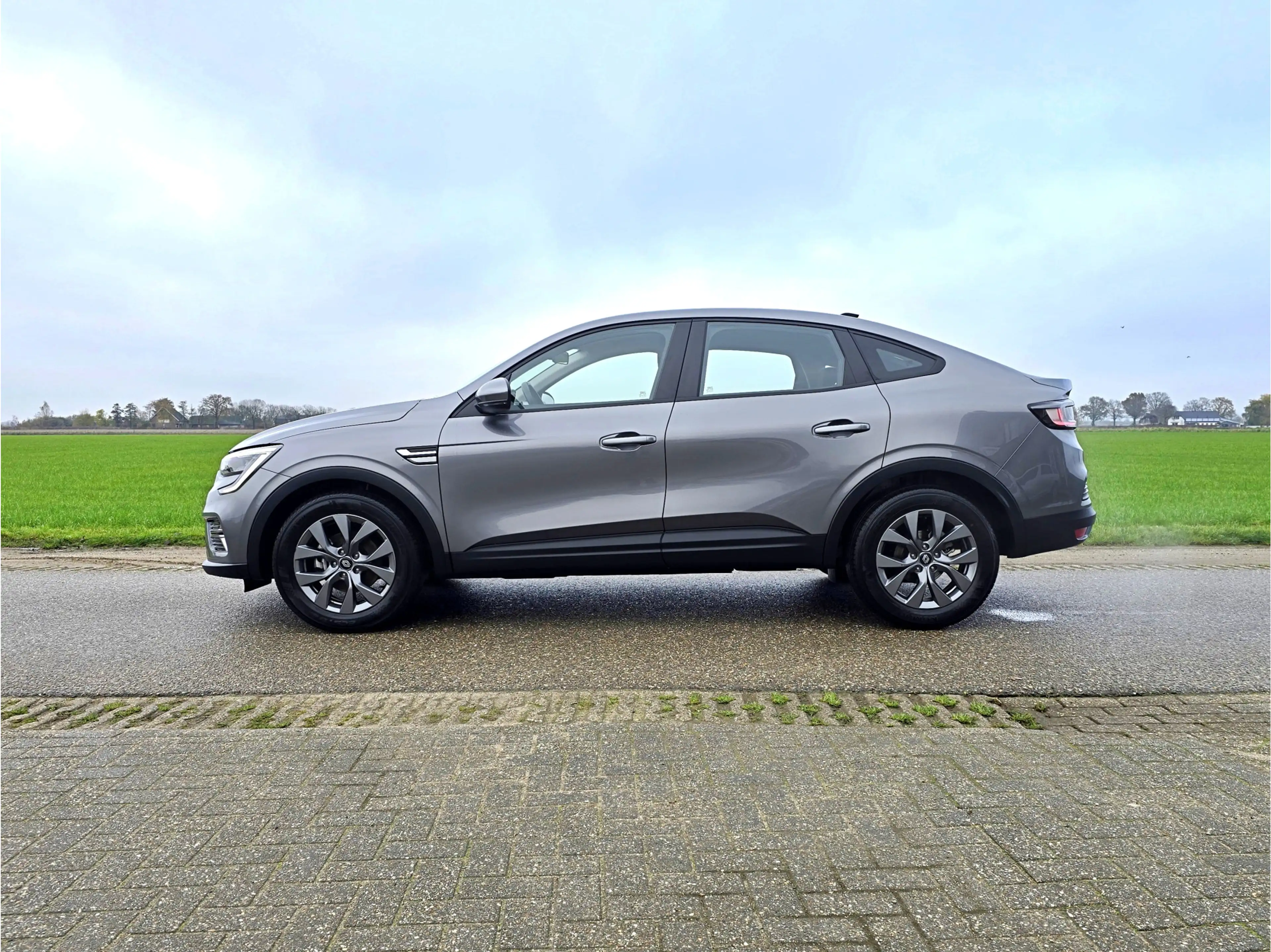 Renault Arkana 1.6 E-Tech full hybrid 145 evolution - 145 Pk - Eu — photo 2
