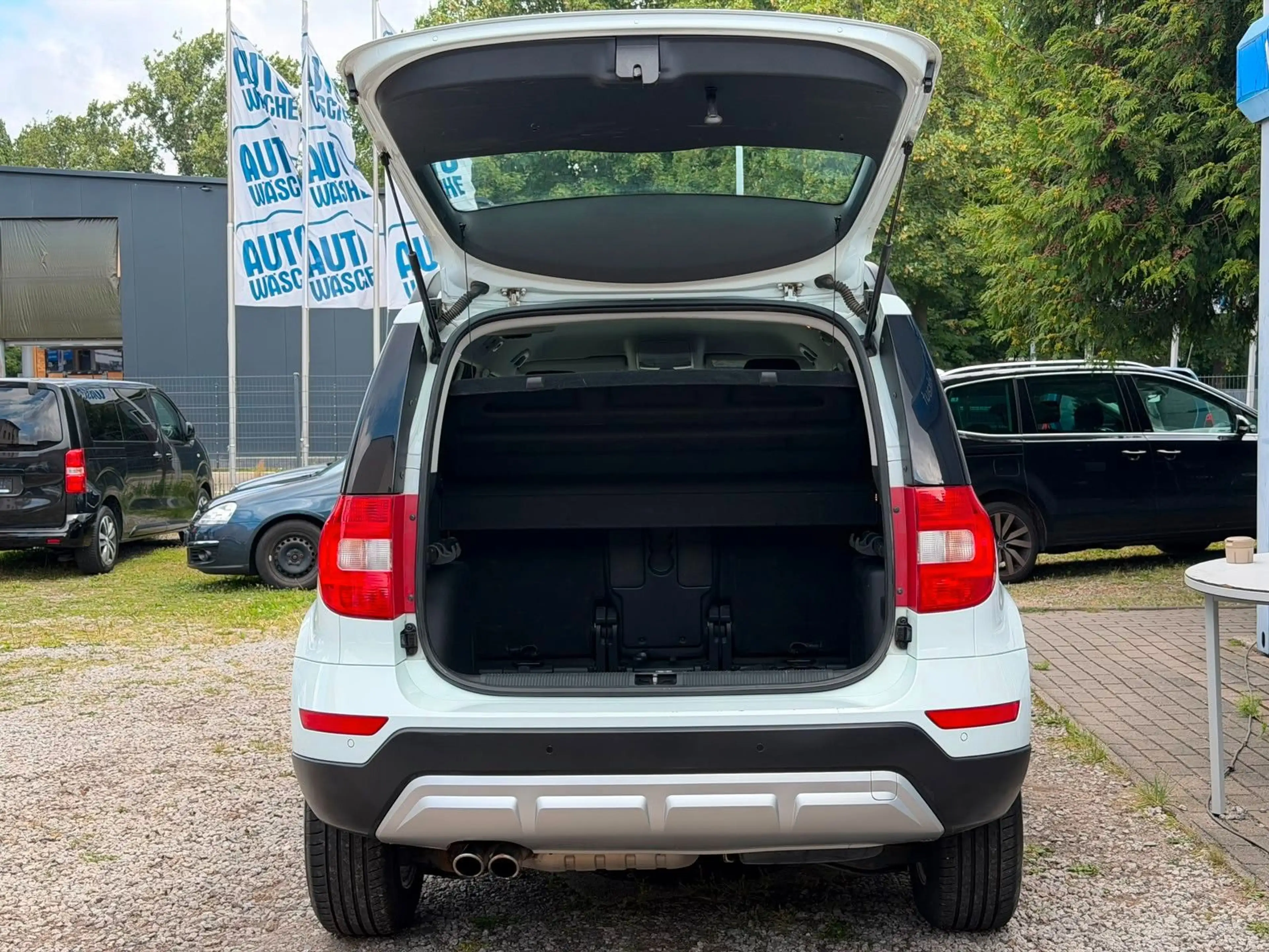 Skoda Yeti 2.0 TDI DSG Ambition Outdoor 4x4*1.Hand — photo 8