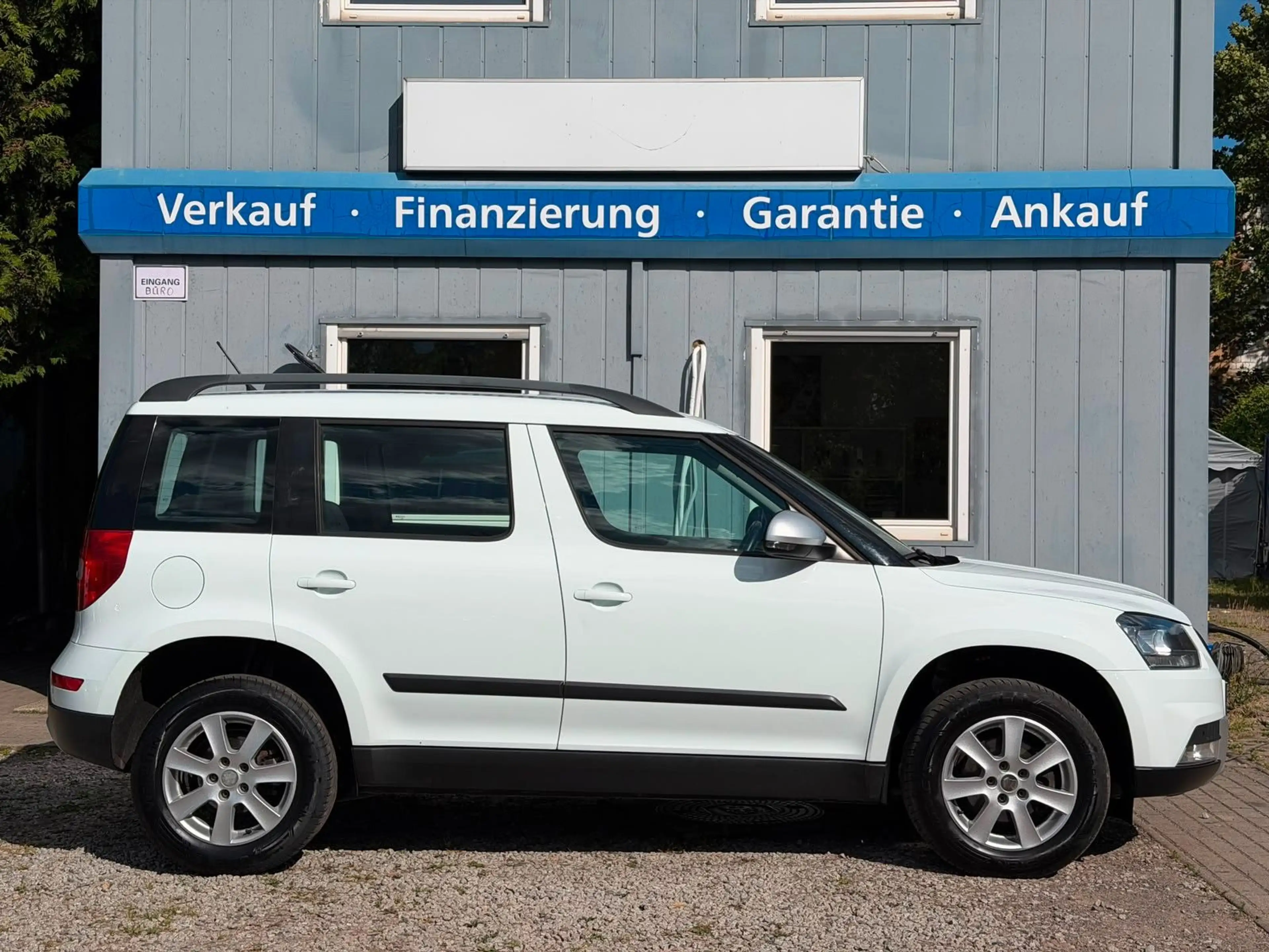 Skoda Yeti 2.0 TDI DSG Ambition Outdoor 4x4*1.Hand — photo 2