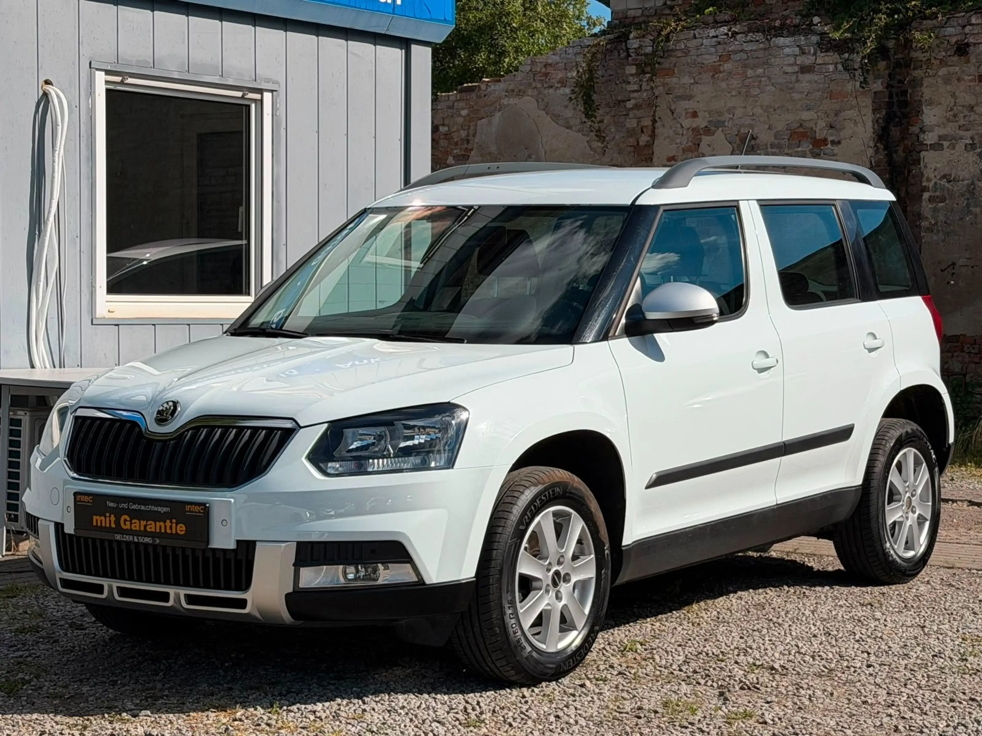 Skoda Yeti 2.0 TDI DSG Ambition Outdoor 4x4*1.Hand — photo 5