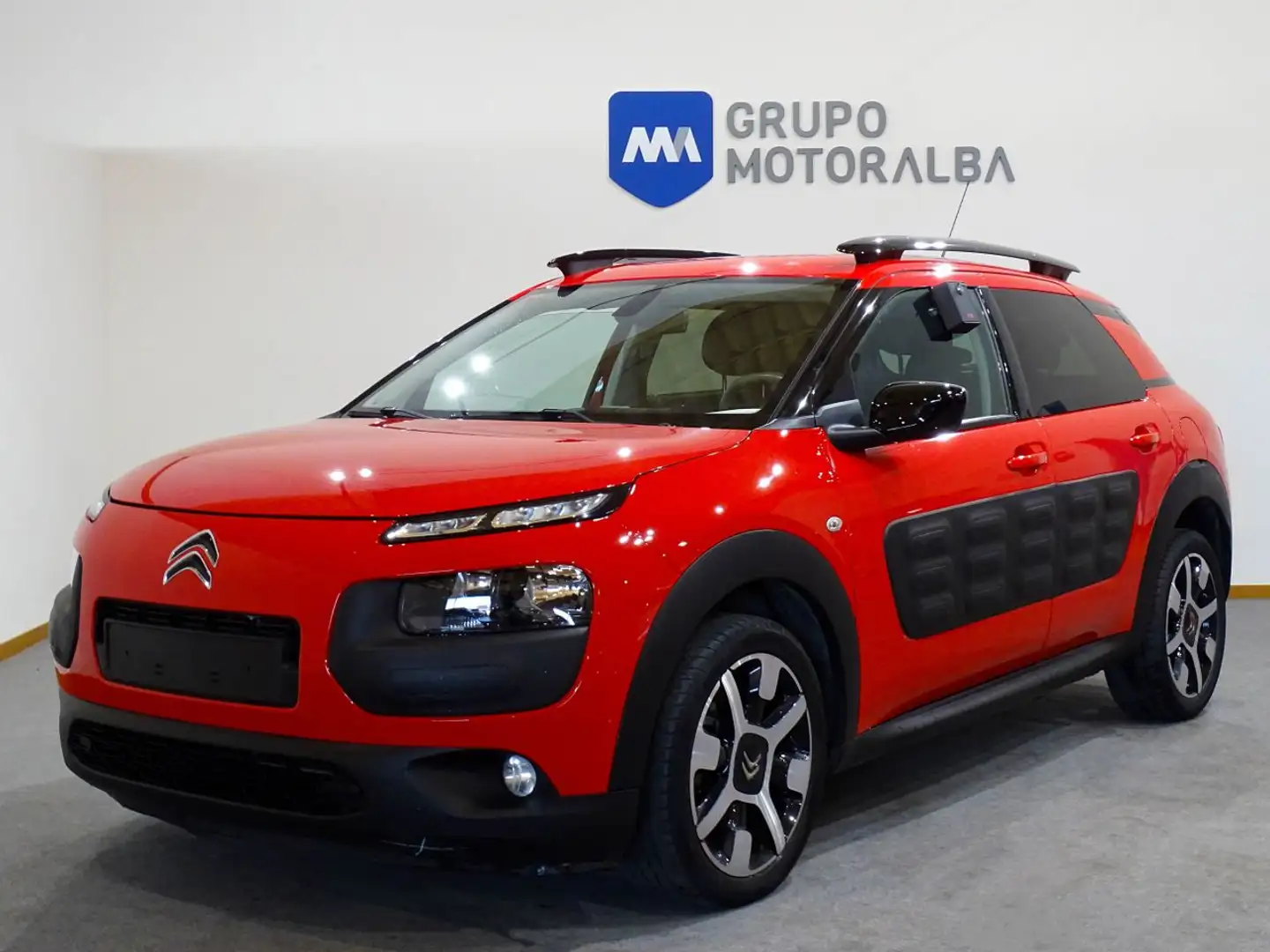 Citroen C4 Cactus 1.2 PureTech Feel Edition 82 Roşu - 1