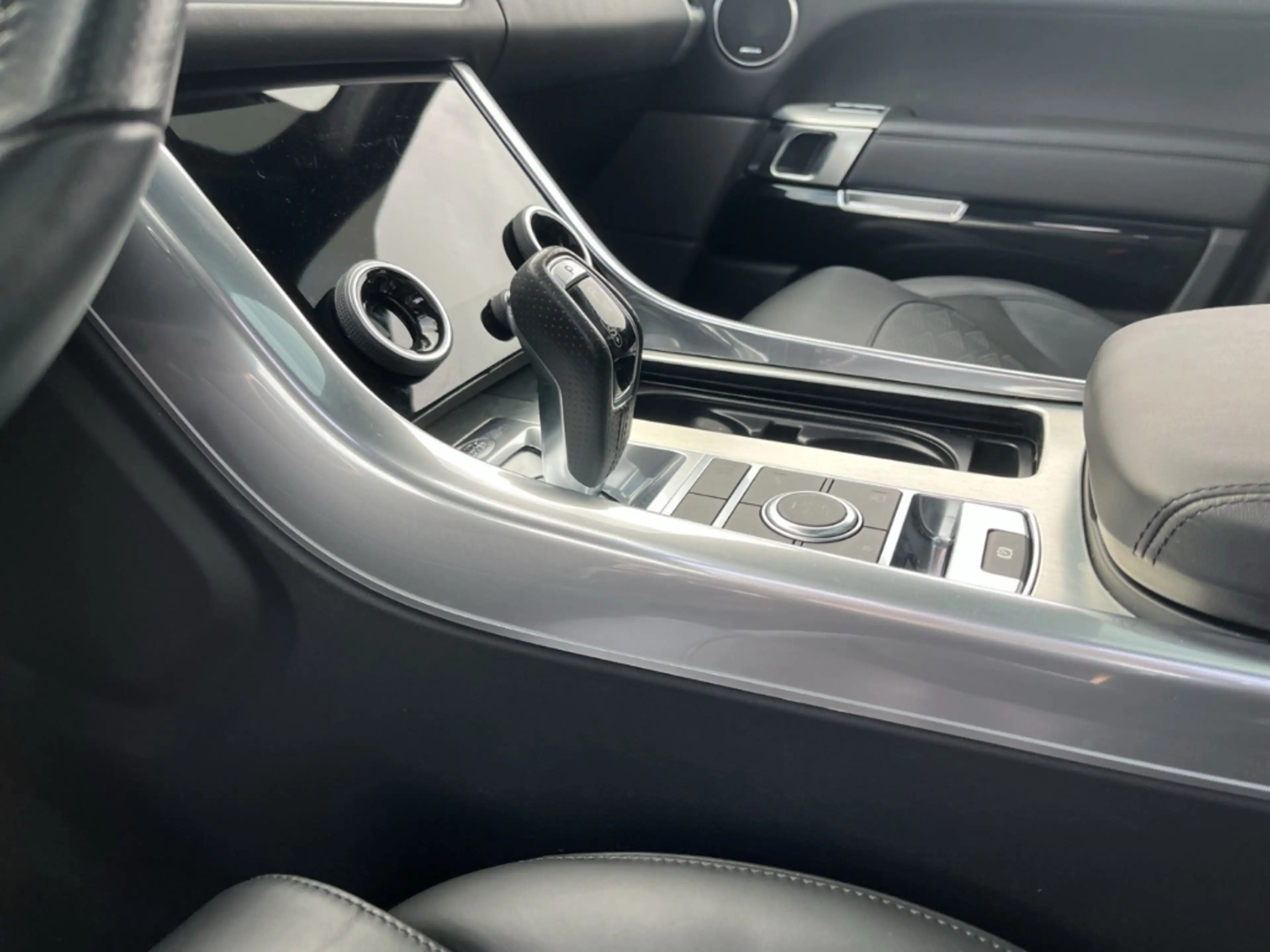 Land Rover Range Rover Sport 5.0 V8 SVR — photo 11