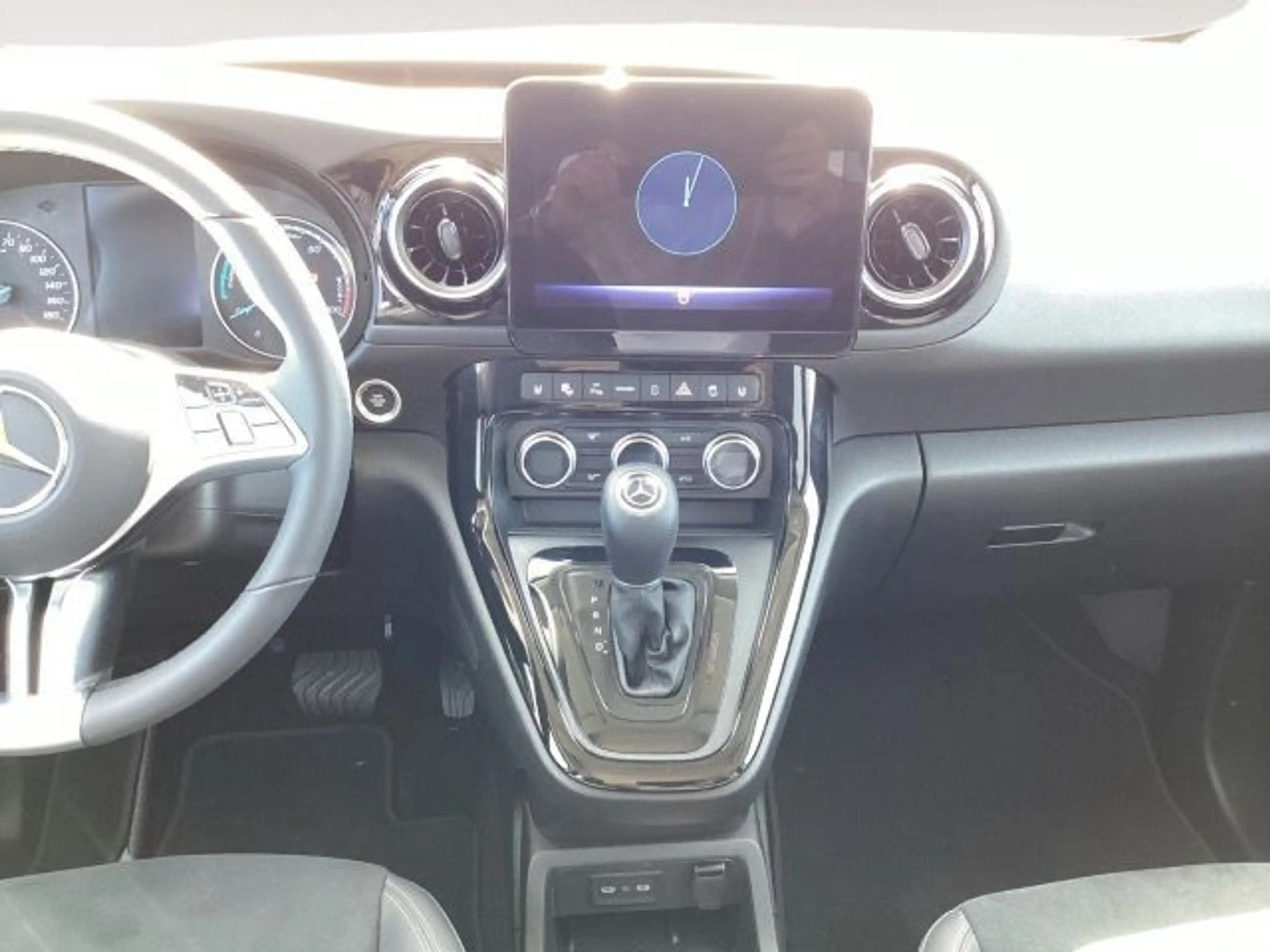 Mercedes-Benz EQT 200 lang Premium Plus Navi,AHK,LM16, — photo 12