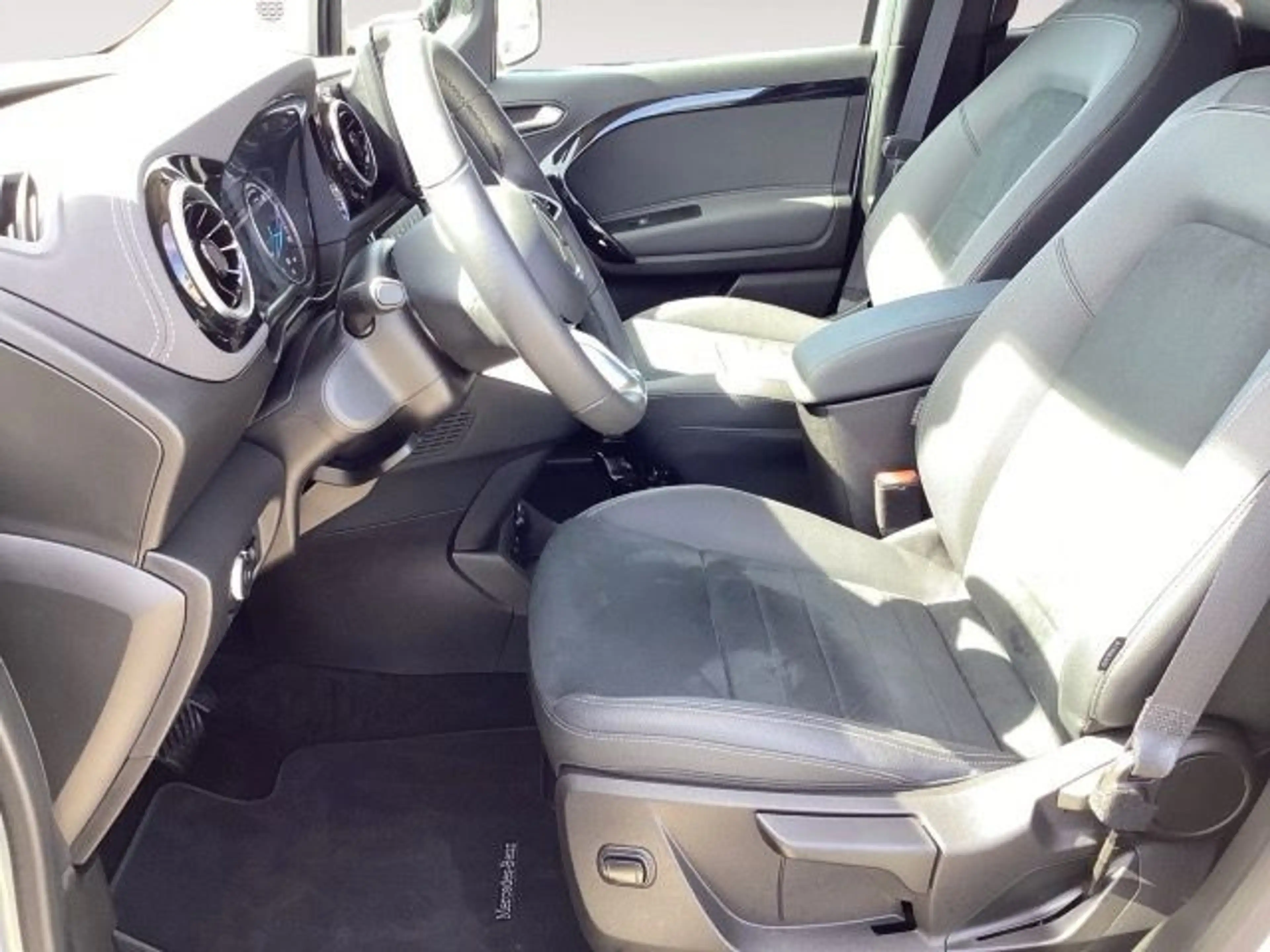 Mercedes-Benz EQT 200 lang Premium Plus Navi,AHK,LM16, — photo 10