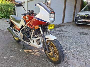 VF 750 F