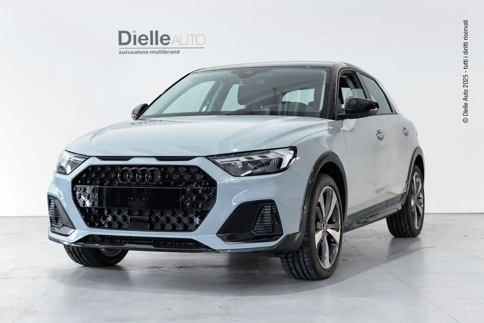 Audi A1 A1 allstreet 30 TFSI S tronic Identity Contrast 1 Grijs - 1