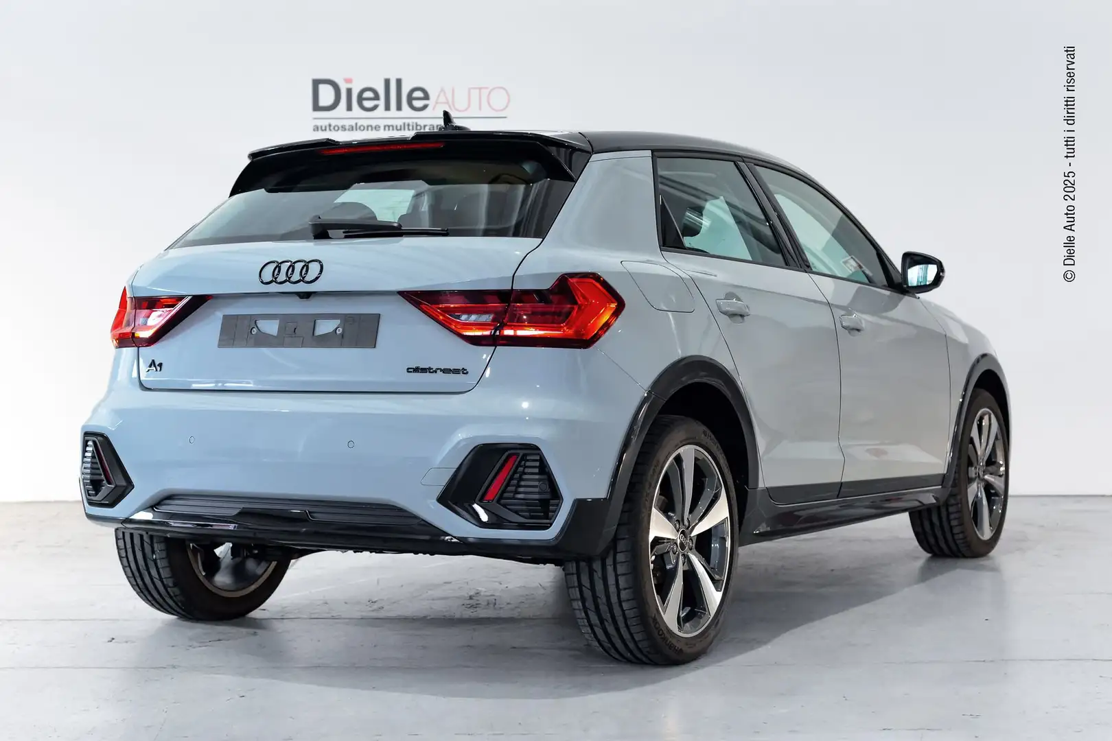 Audi A1 A1 allstreet 30 TFSI S tronic Identity Contrast 1 Grijs - 2