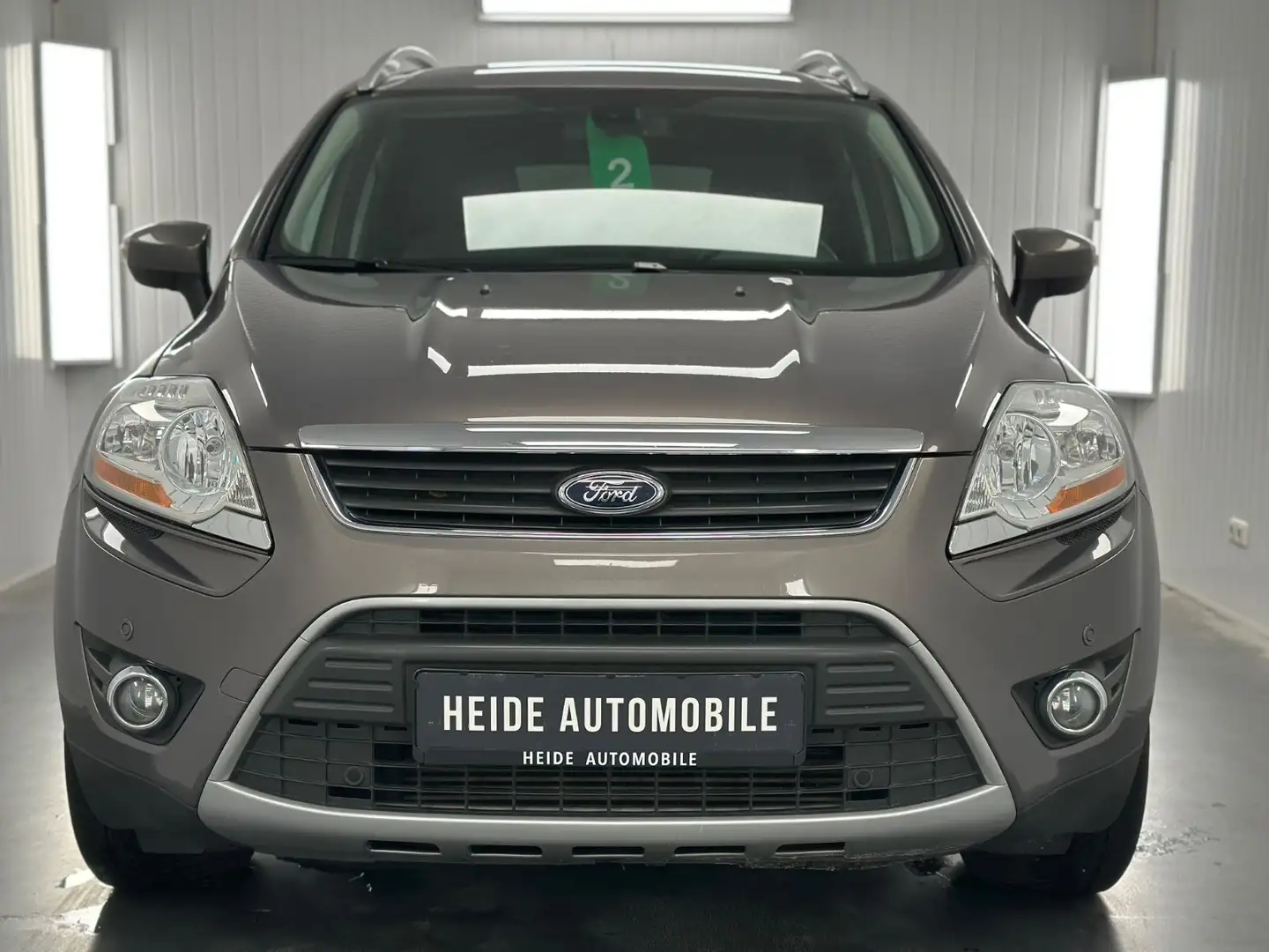 Ford Kuga AHK Braun - 2