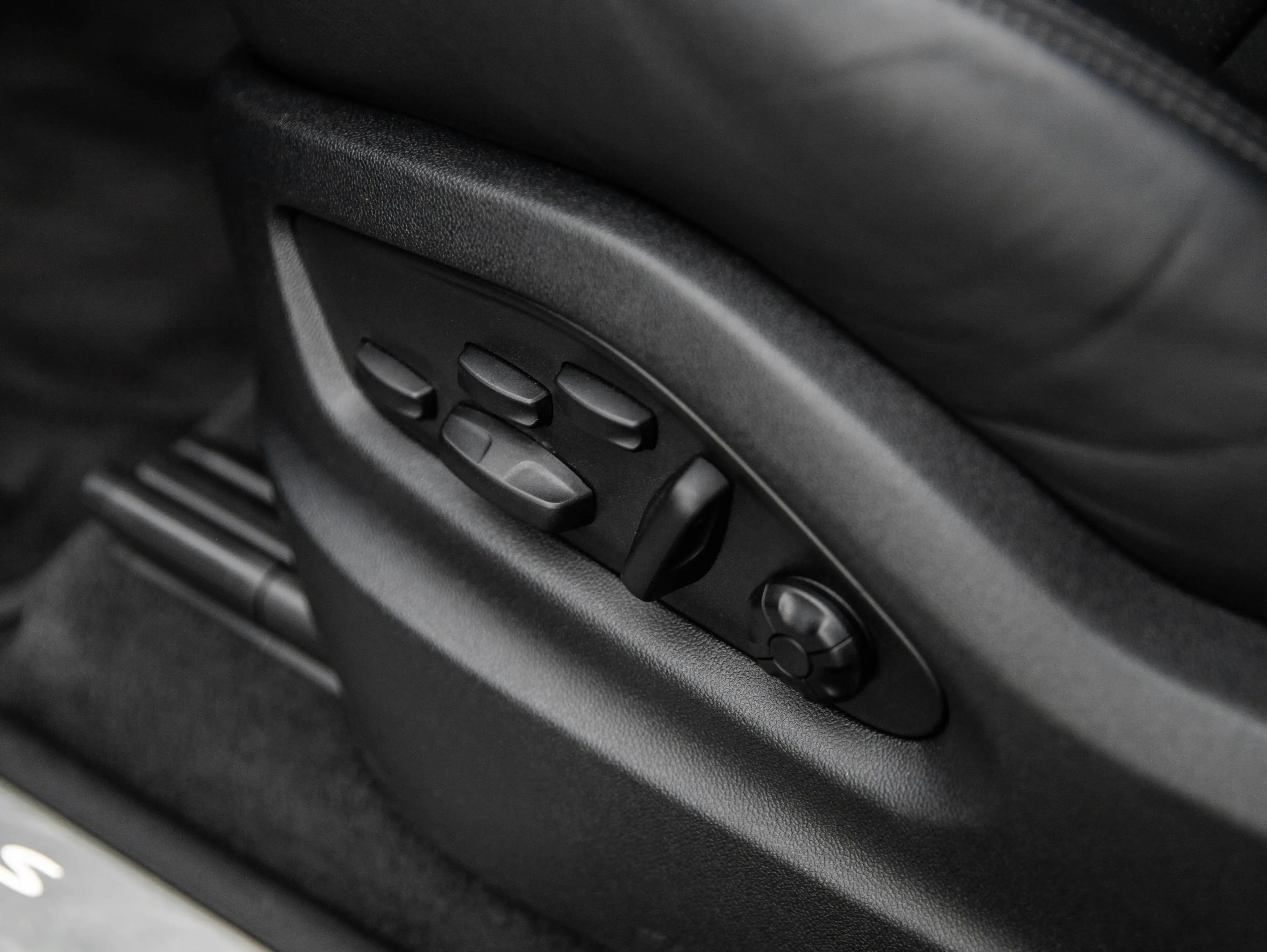 Porsche Cayenne S E-HYB AIR/SPORTUITL./PDCC/PTV+/HDMATR/21"RS/HUD/PANO/SOFTCL/360/INNO/18W/BOSE — photo 36