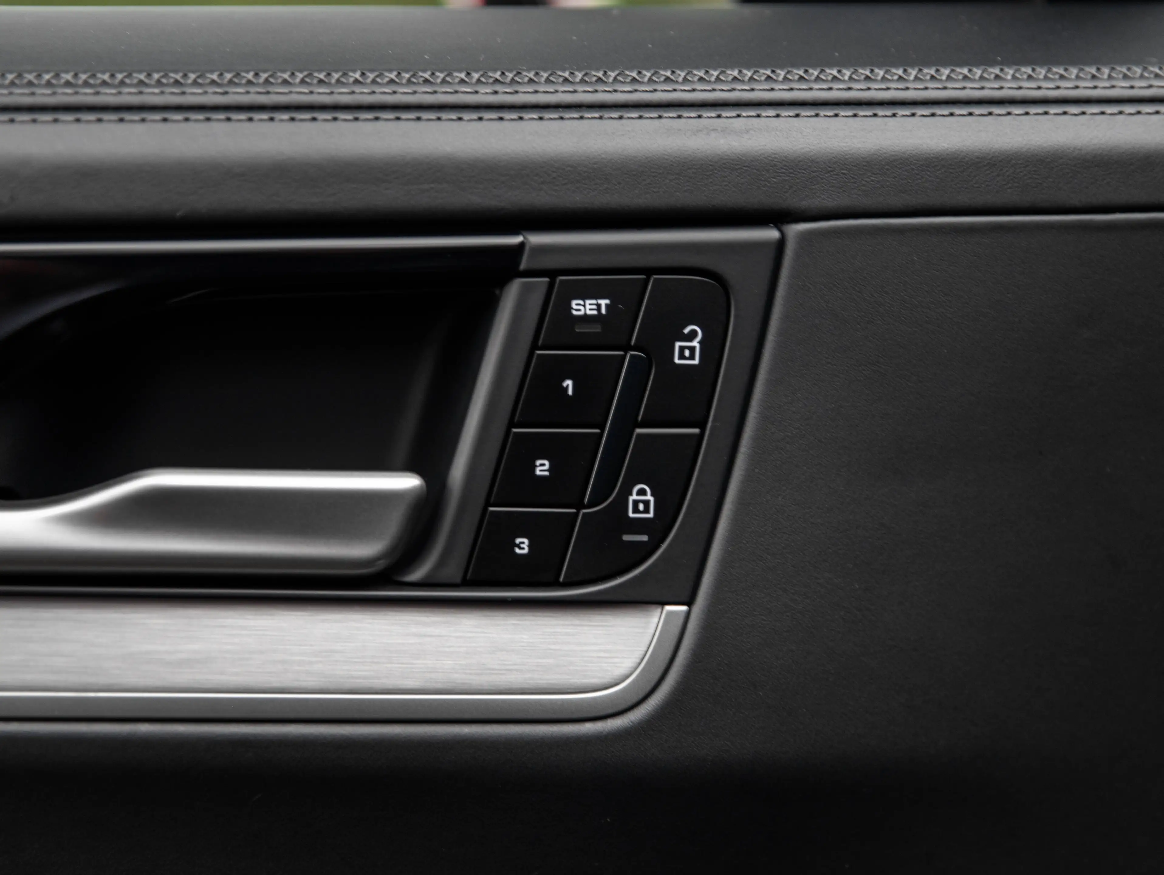 Porsche Cayenne S E-HYB AIR/SPORTUITL./PDCC/PTV+/HDMATR/21"RS/HUD/PANO/SOFTCL/360/INNO/18W/BOSE — photo 19