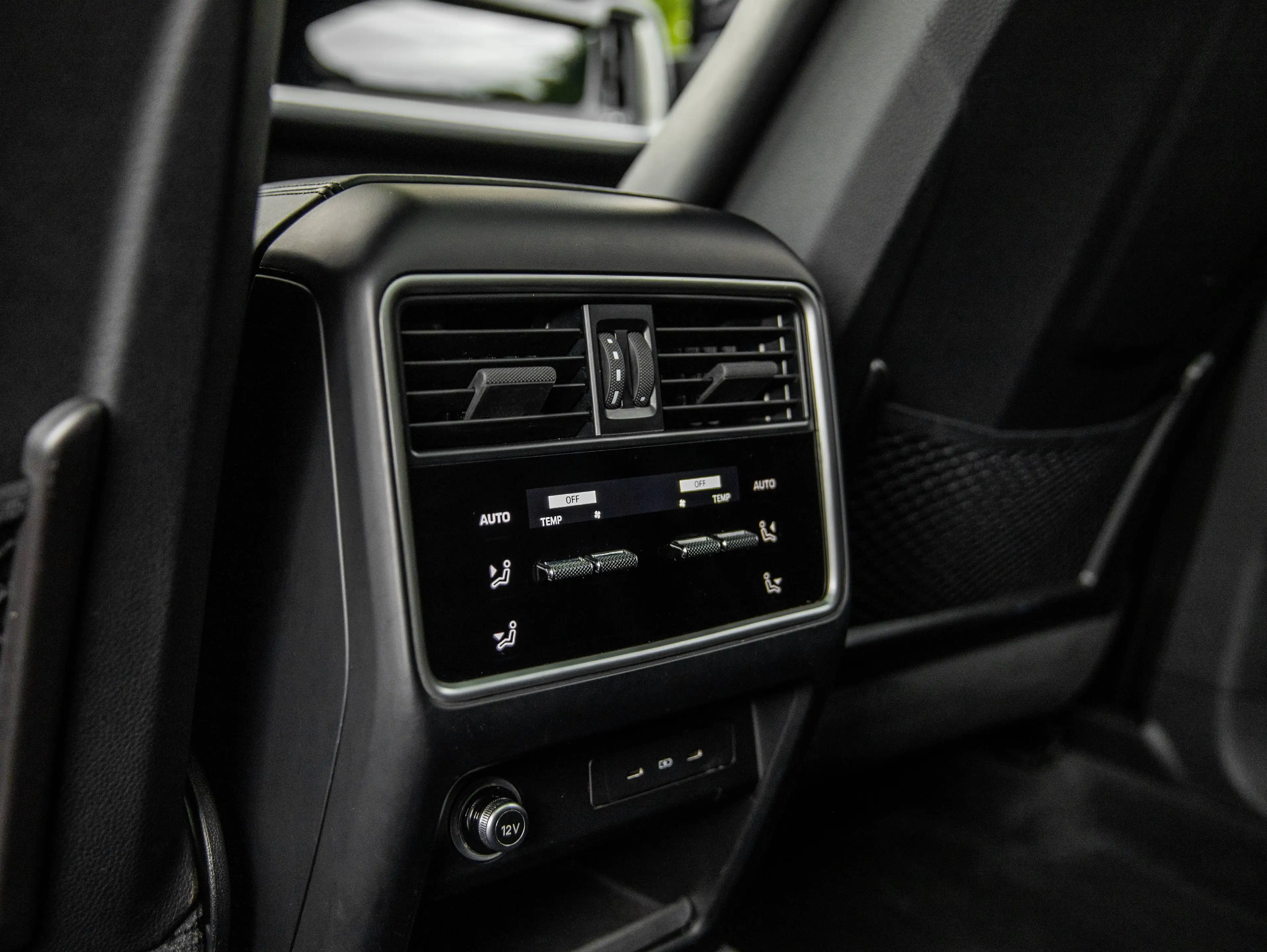 Porsche Cayenne S E-HYB AIR/SPORTUITL./PDCC/PTV+/HDMATR/21"RS/HUD/PANO/SOFTCL/360/INNO/18W/BOSE — photo 50