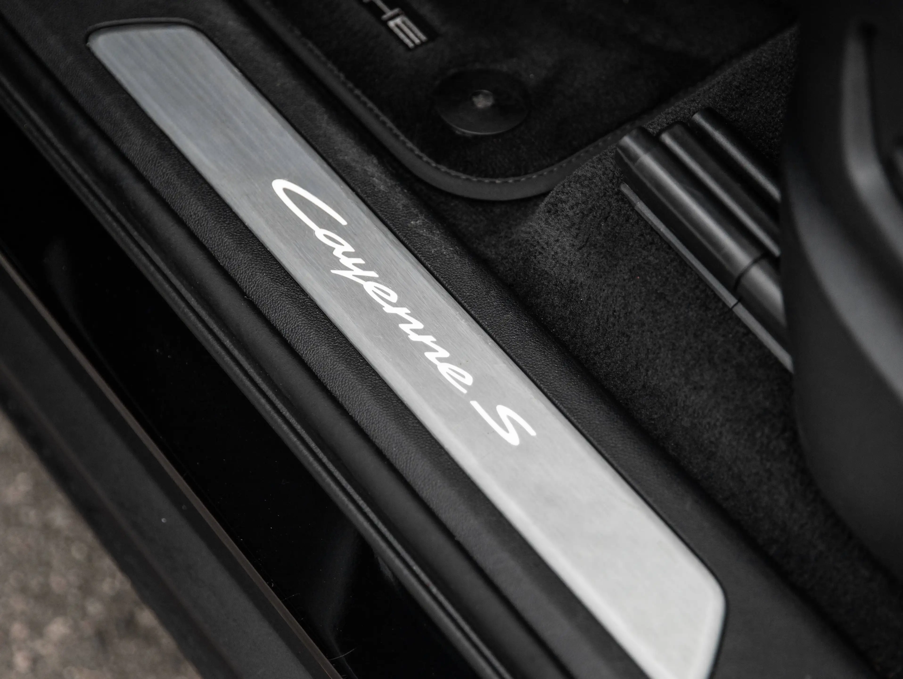 Porsche Cayenne S E-HYB AIR/SPORTUITL./PDCC/PTV+/HDMATR/21"RS/HUD/PANO/SOFTCL/360/INNO/18W/BOSE — photo 35