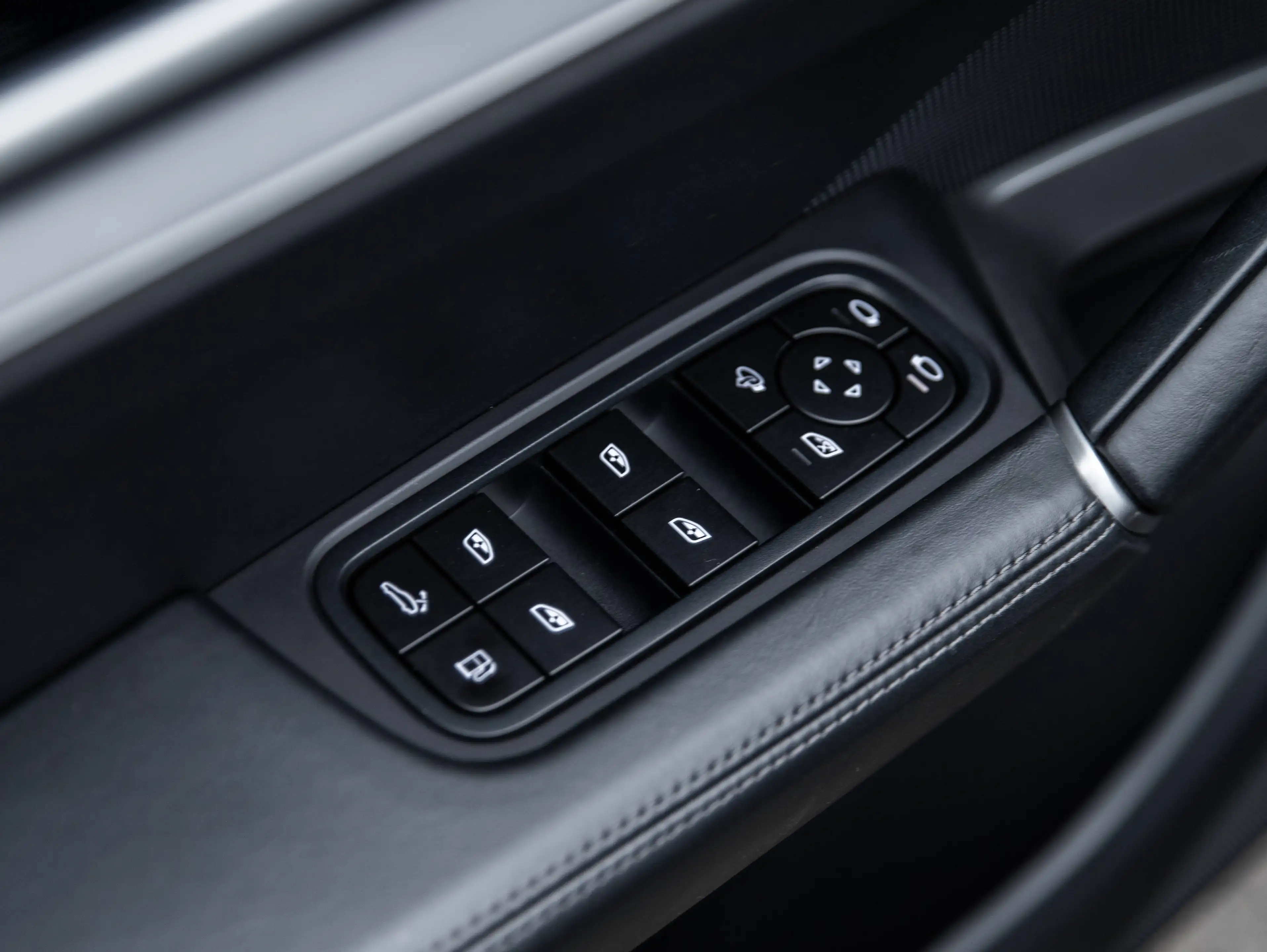 Porsche Cayenne S E-HYB AIR/SPORTUITL./PDCC/PTV+/HDMATR/21"RS/HUD/PANO/SOFTCL/360/INNO/18W/BOSE — photo 20