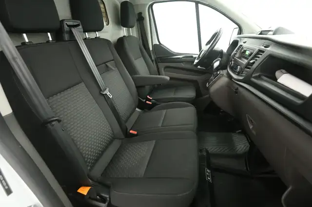Ford Transit Custom view 10