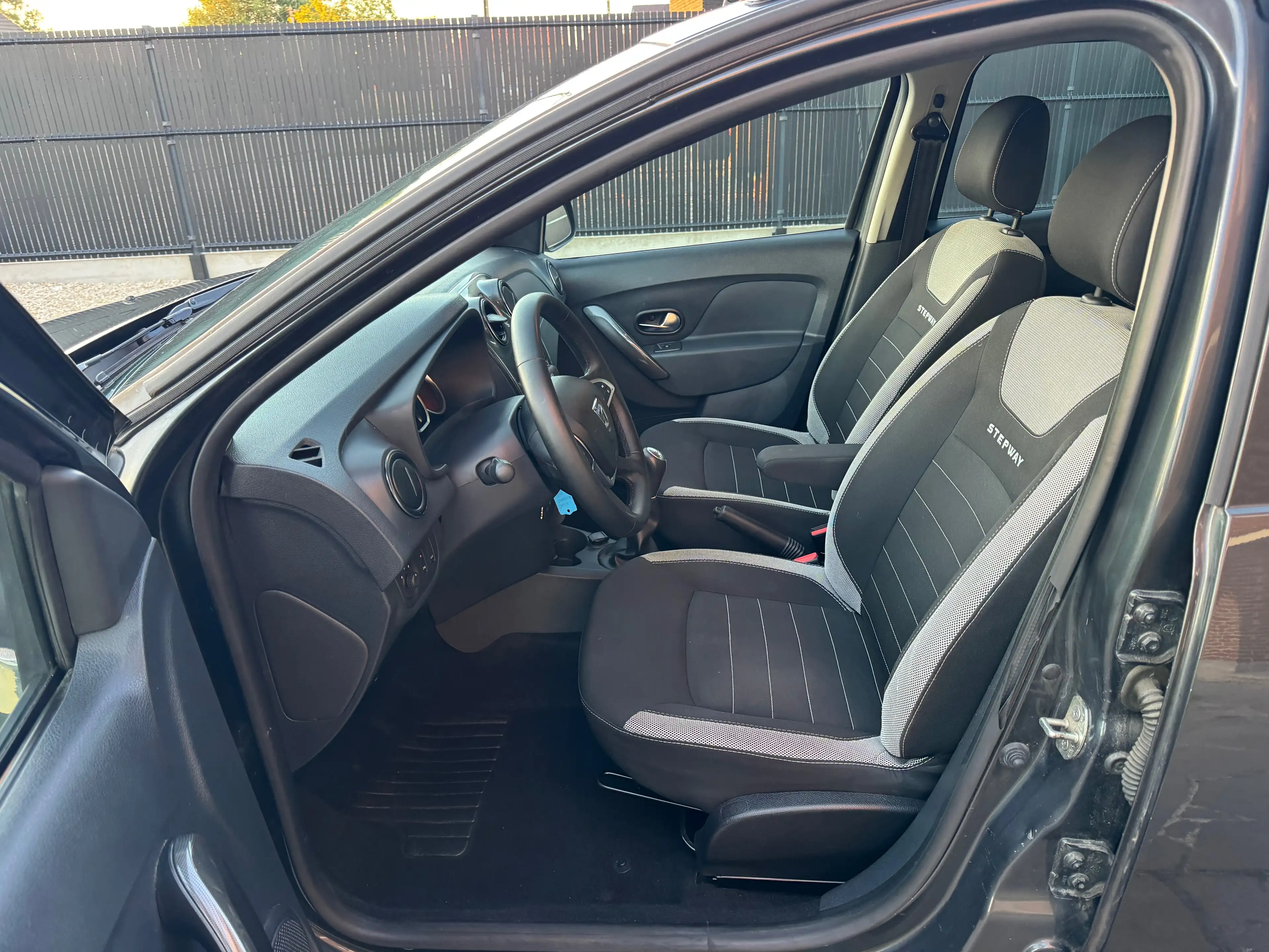 Dacia Sandero Sandero Stepway 0.9 TCe Stepway (EU6.2) — photo 9