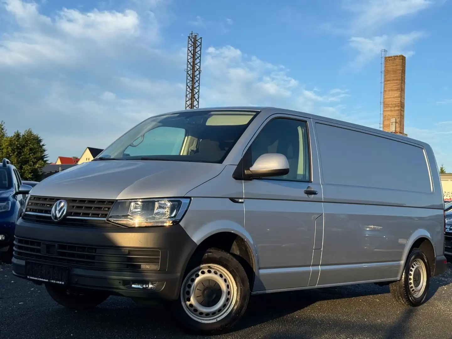 Volkswagen T6 Transporter Kasten-Kombi Kasten lang Silber - 1