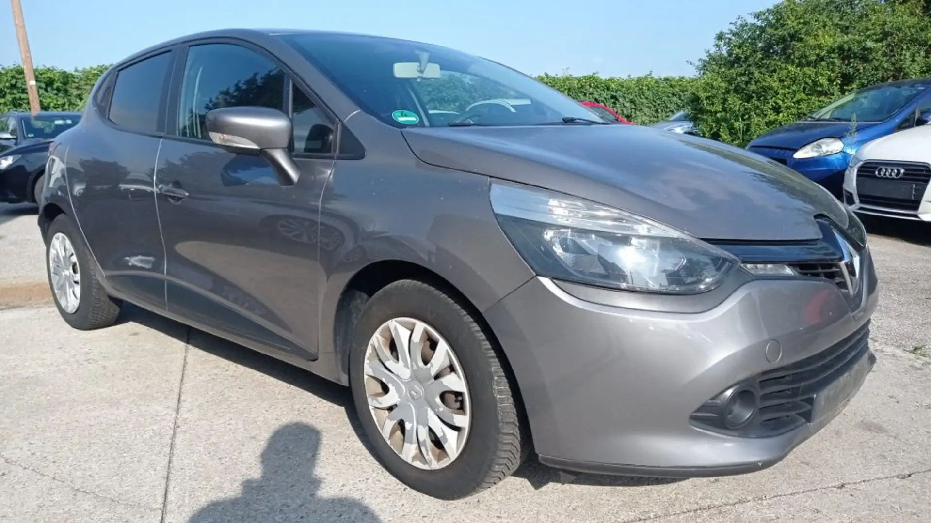Renault Clio 1.2 75CV 5 porte Adatta Neo Patentati Grigio - 2