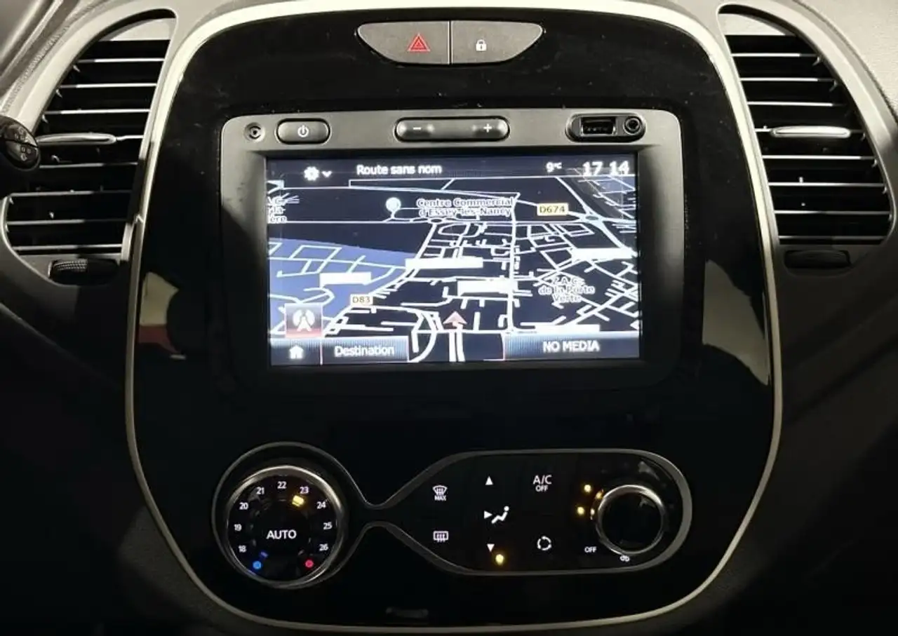 Renault Captur — photo 14