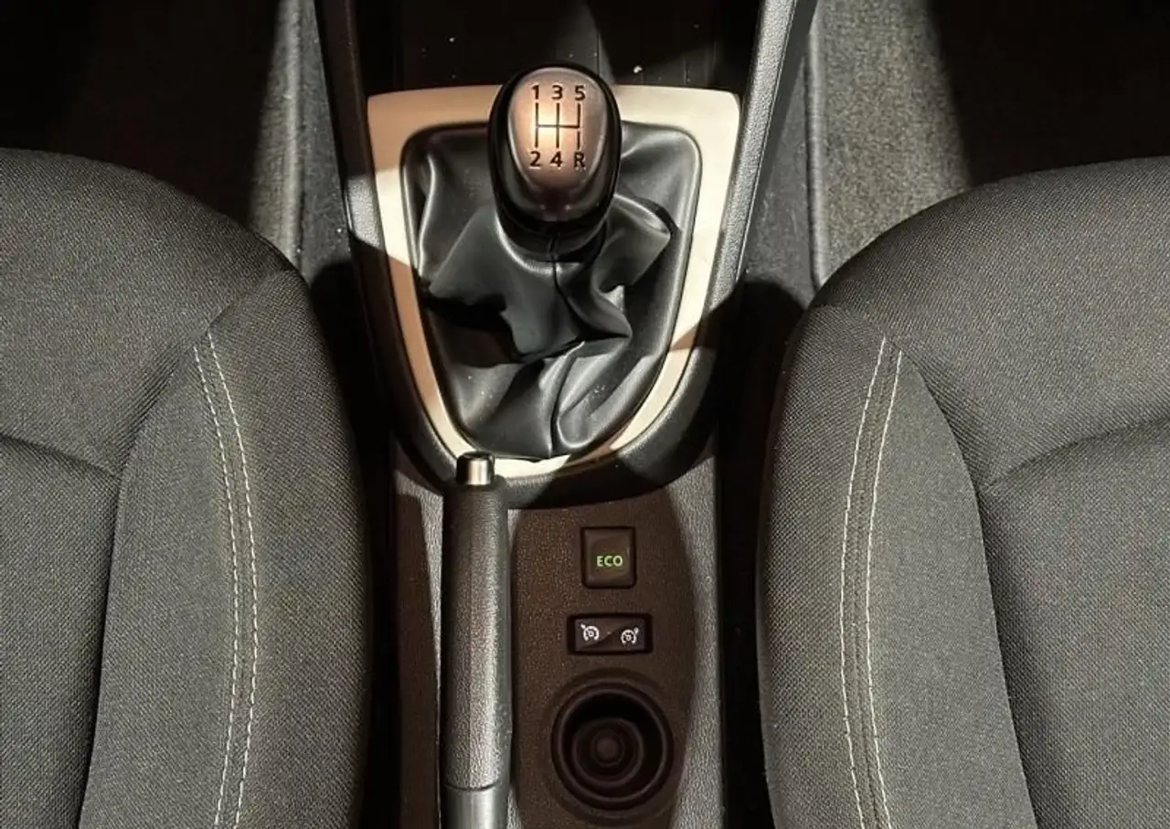 Renault Captur — photo 17