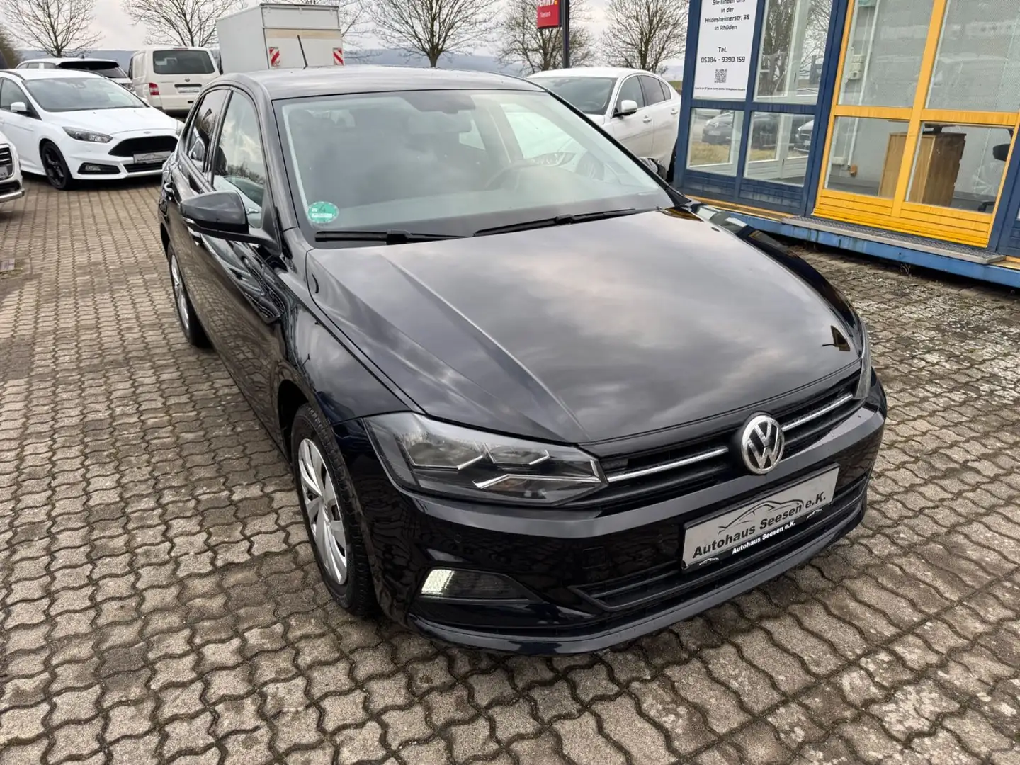 Volkswagen Polo VI Comfortline Negro - 1