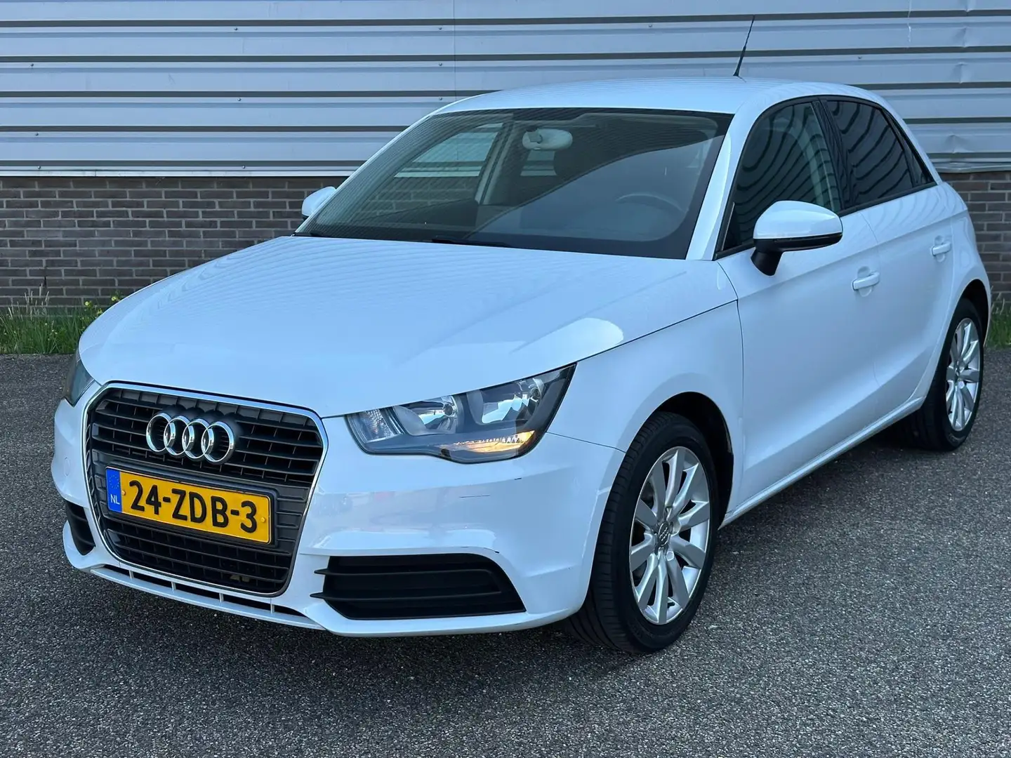 Audi A1 Sportback 1.2 TFSI Connect Wit - 1