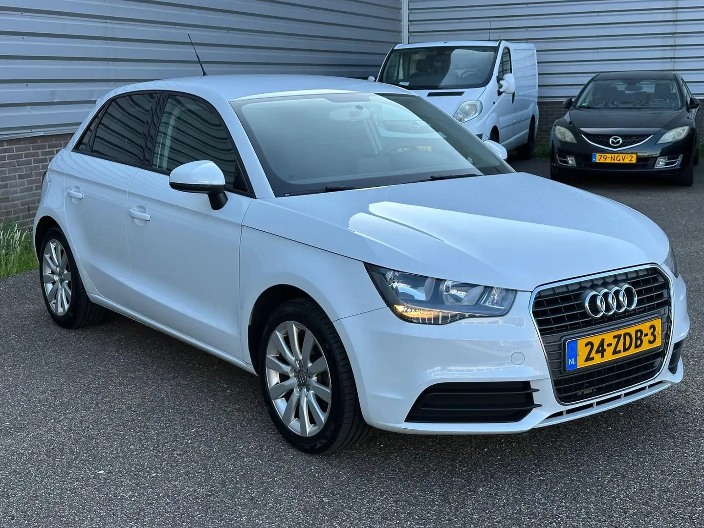 Audi A1 Sportback 1.2 TFSI Connect Wit - 2