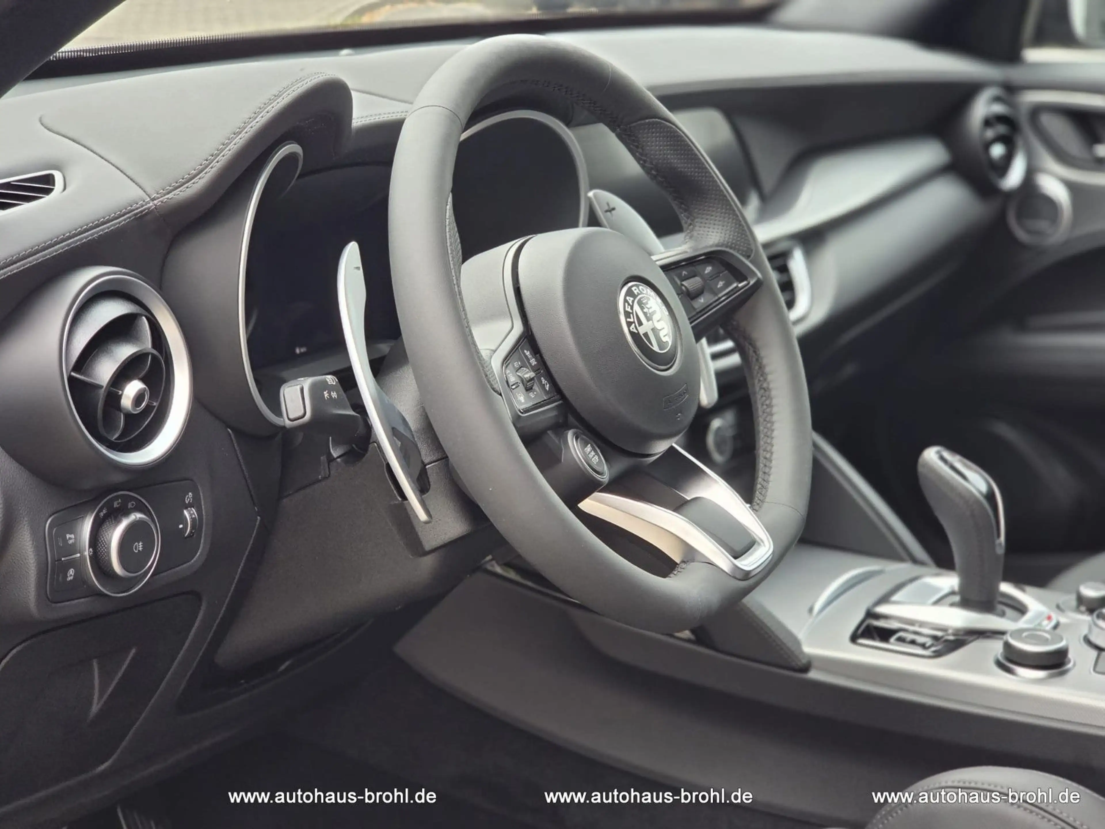Alfa Romeo Stelvio Veloce Q4 210PS Allrad — photo 10